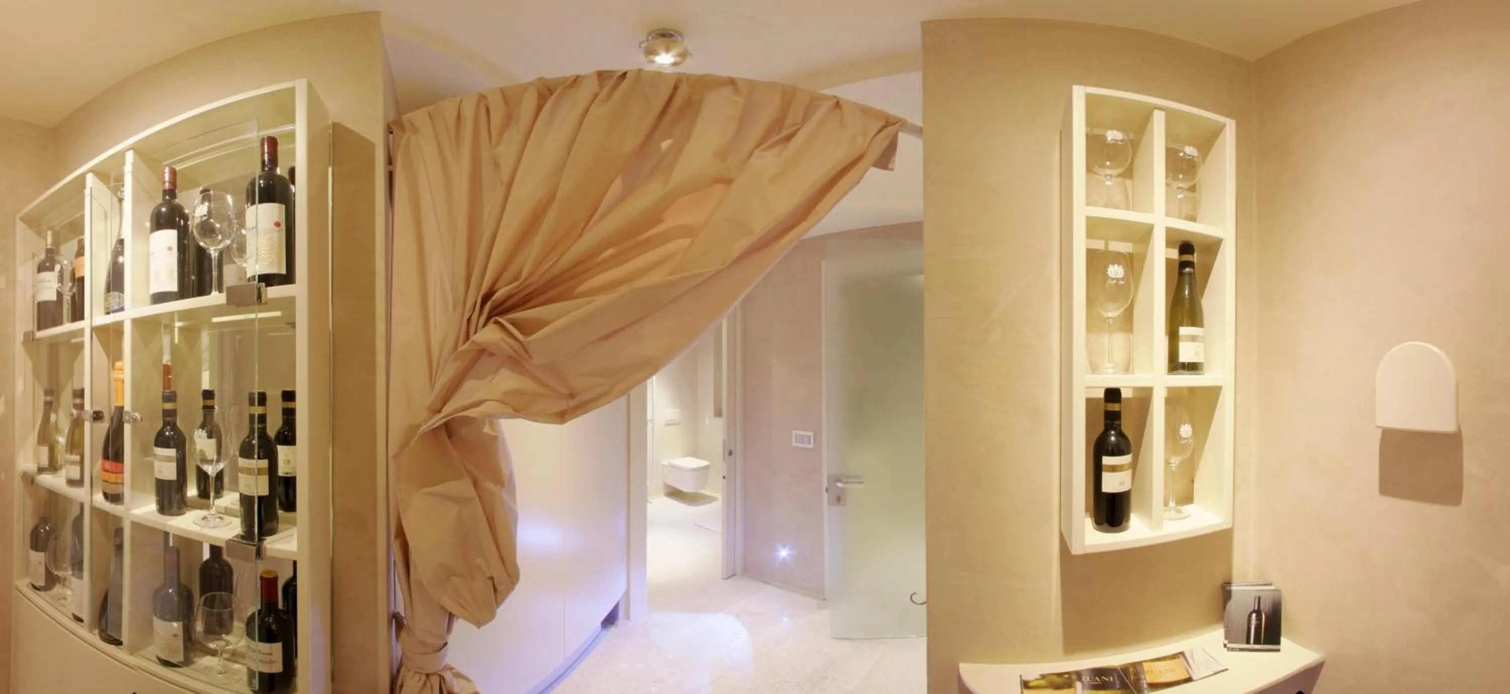 Area and facilities in Suite & Spa Mirabel