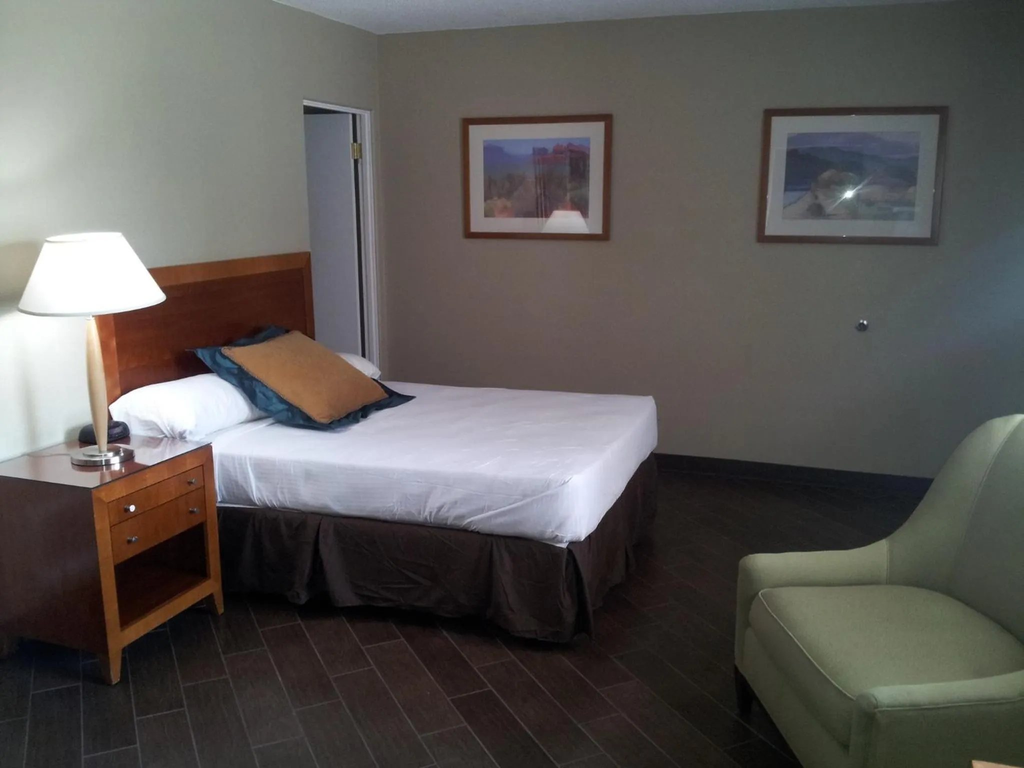 Bed in Oasis Boutique Motel