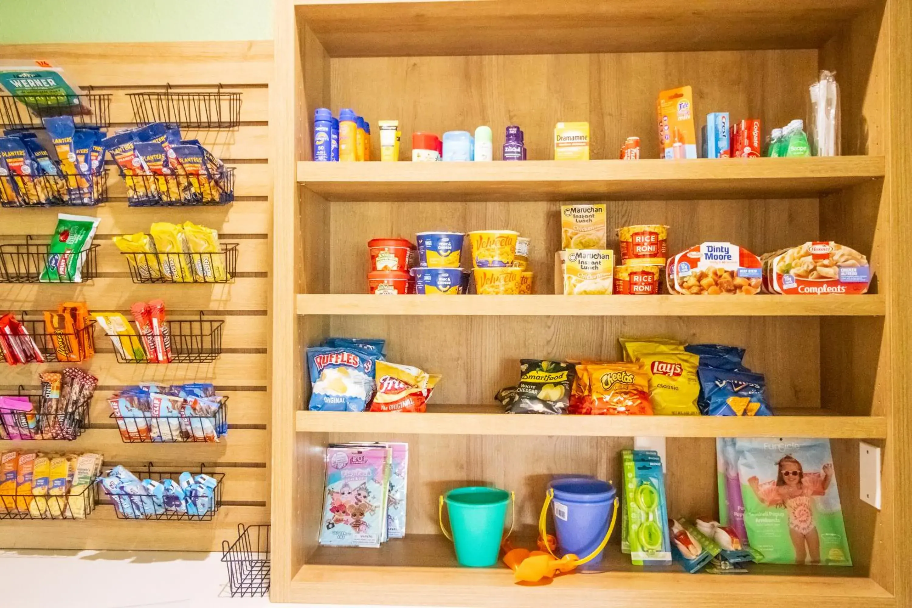 Food and drinks in The Tillamook Inn Food and drinks in The Tillamook Inn