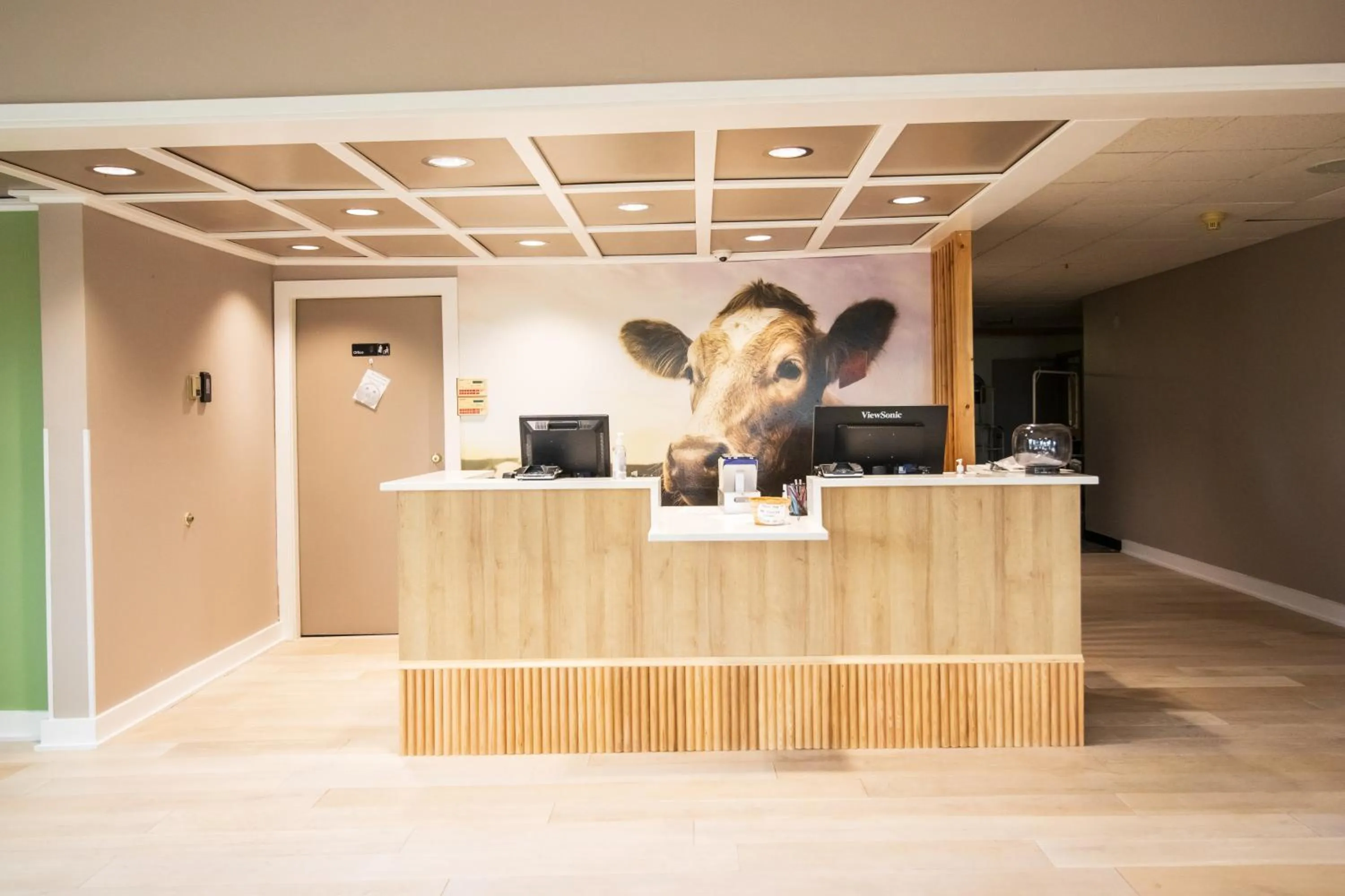 Lobby or reception in The Tillamook Inn