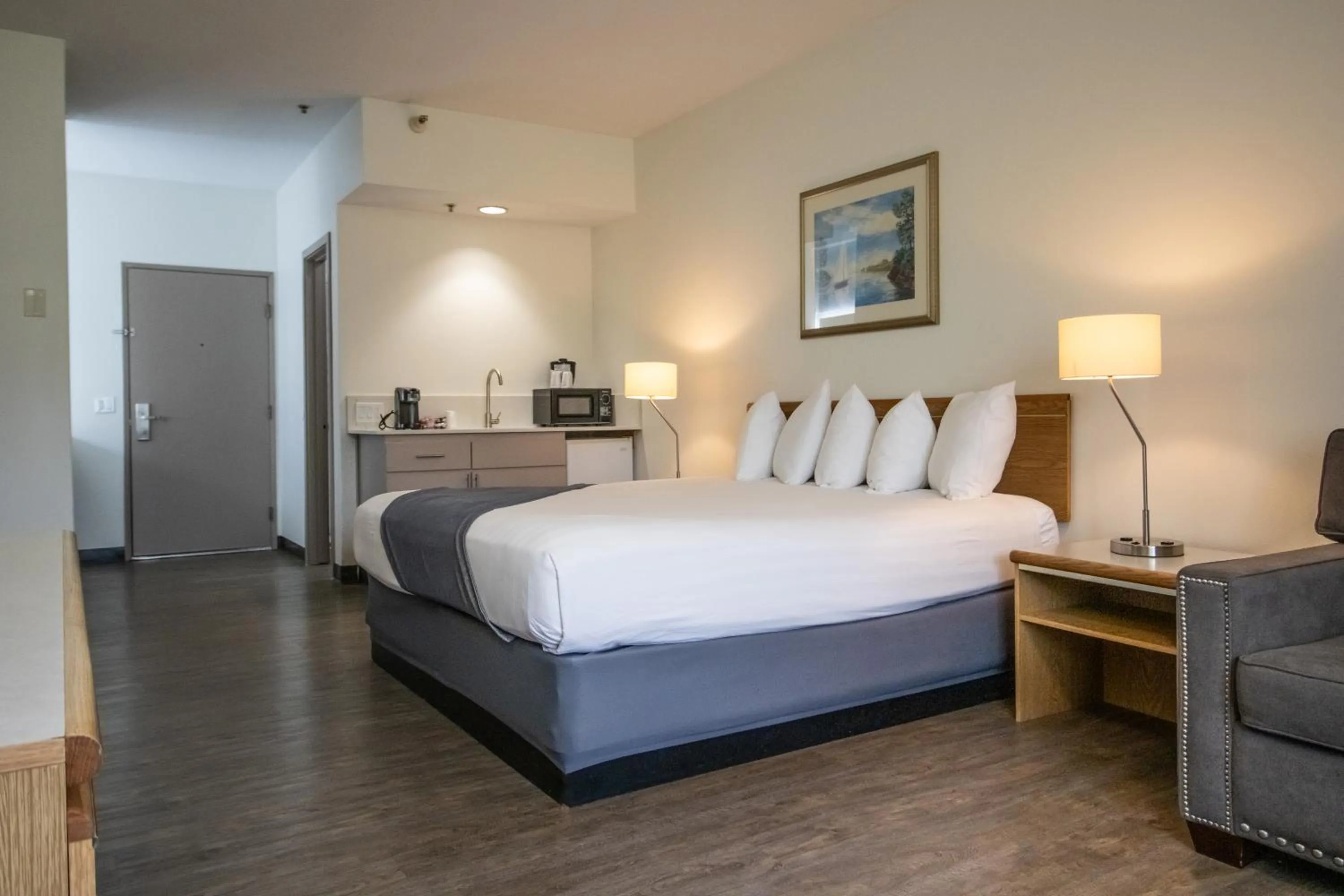 Bed in The Tillamook Inn