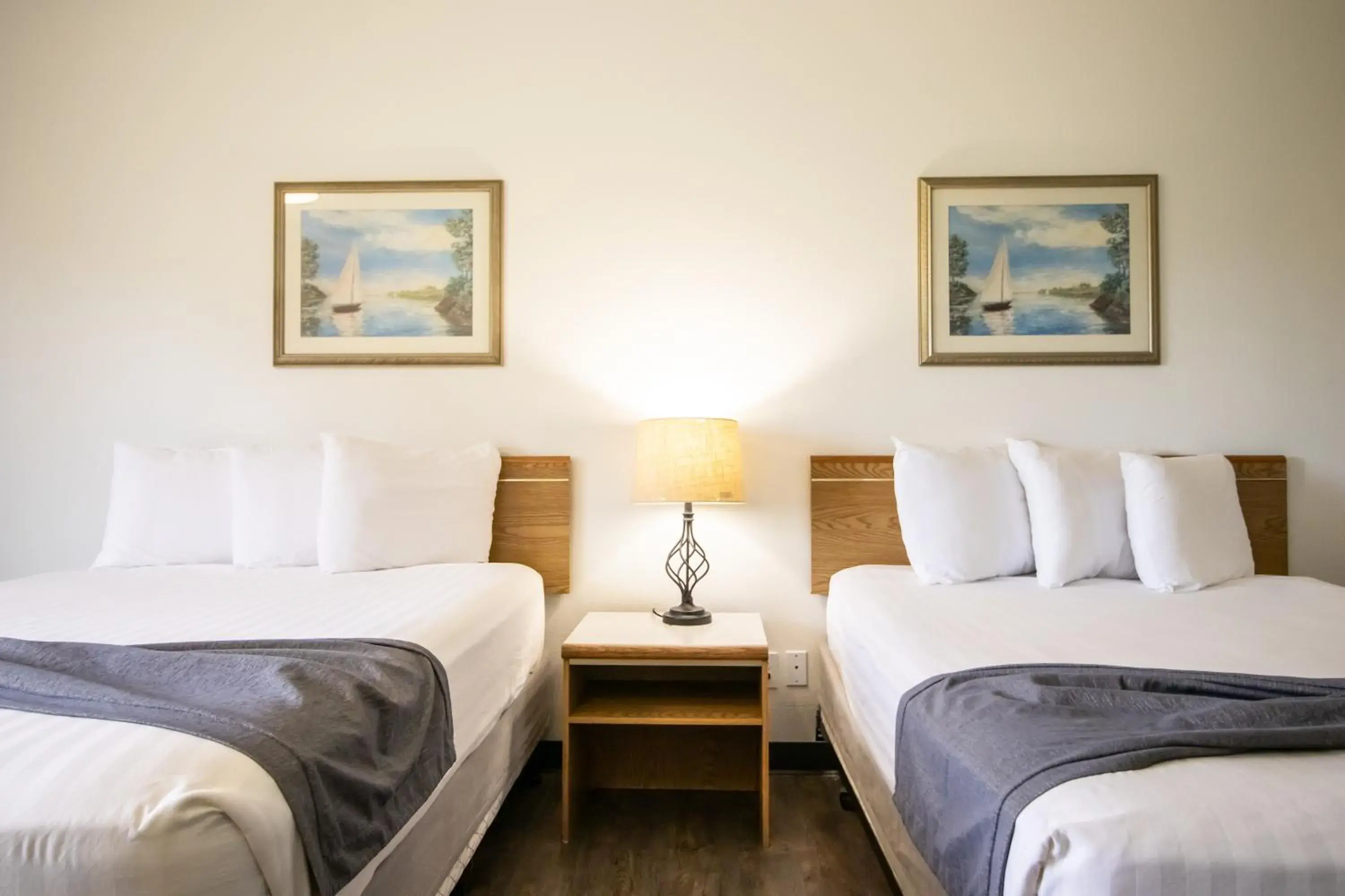 Bed in The Tillamook Inn Bed in The Tillamook Inn