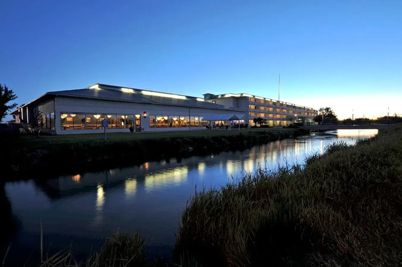 Property building in Shilo Inn Suites - Idaho Falls Property building in Shilo Inn Suites - Idaho Falls