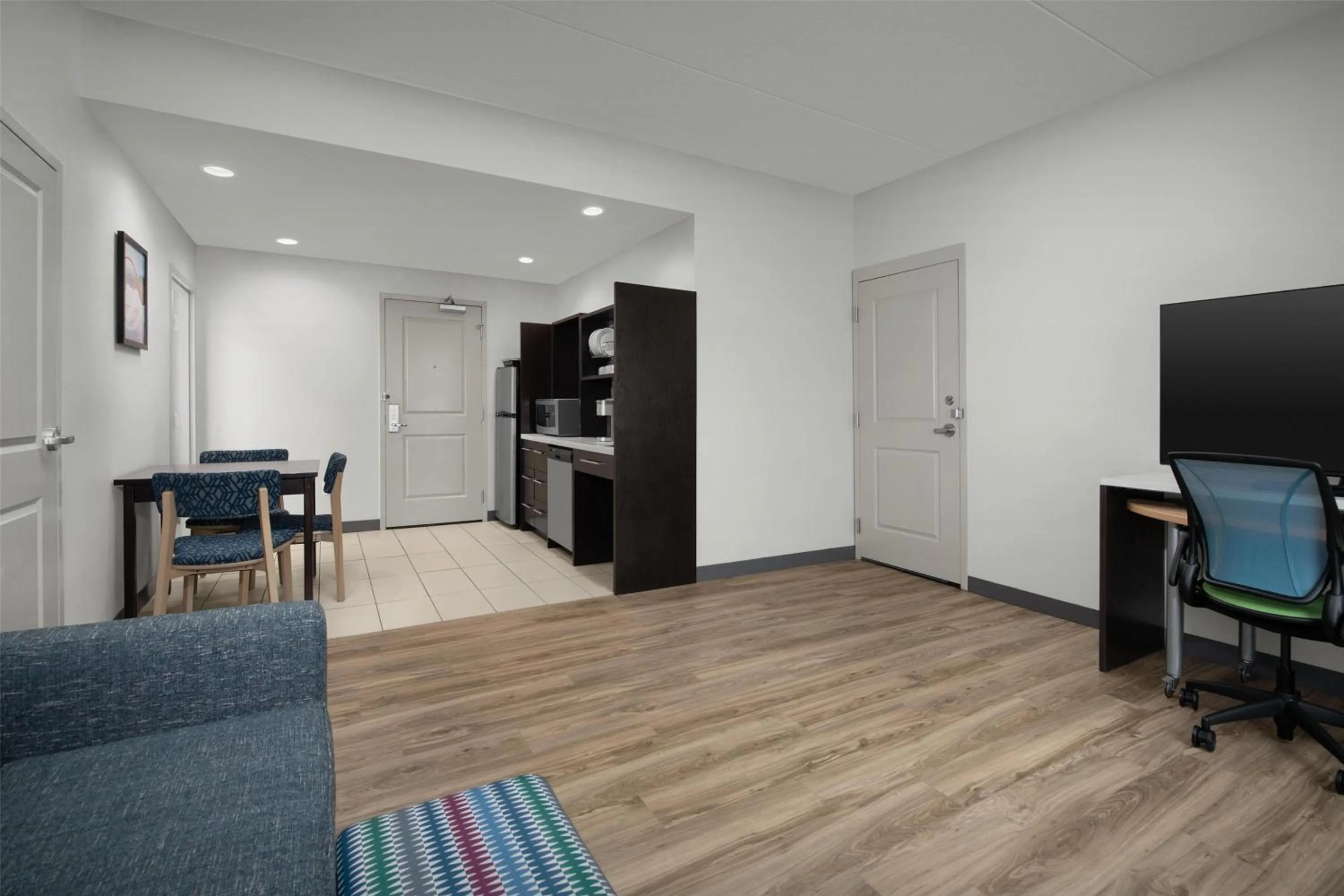 Kitchen or kitchenette in Home2 Suites Nashville Airport
