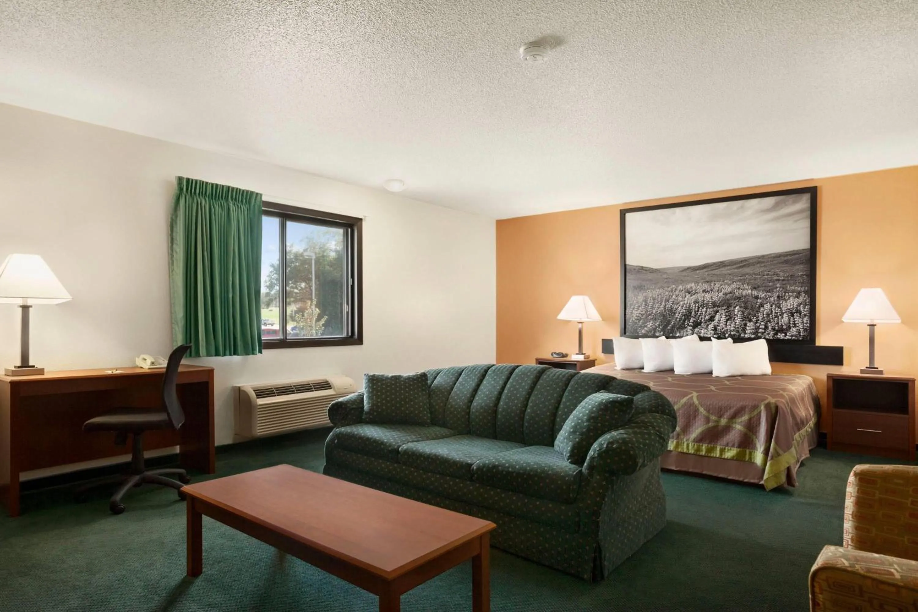 Photo of the whole room in Super 8 by Wyndham Concordia
