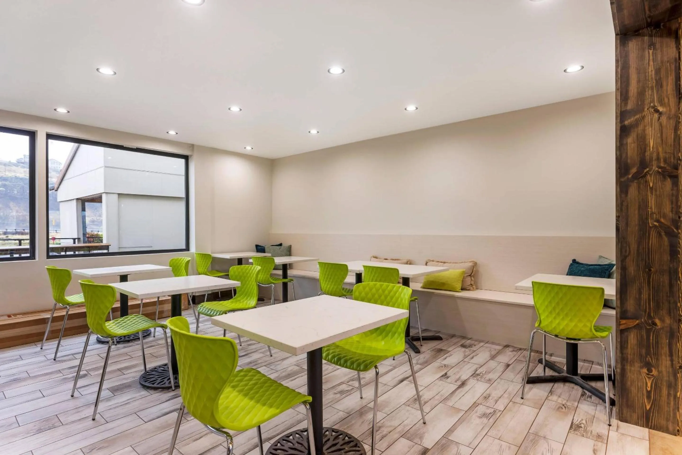 Breakfast in Columbia River Hotel and Conference Center, an Ascend Collection Hotel