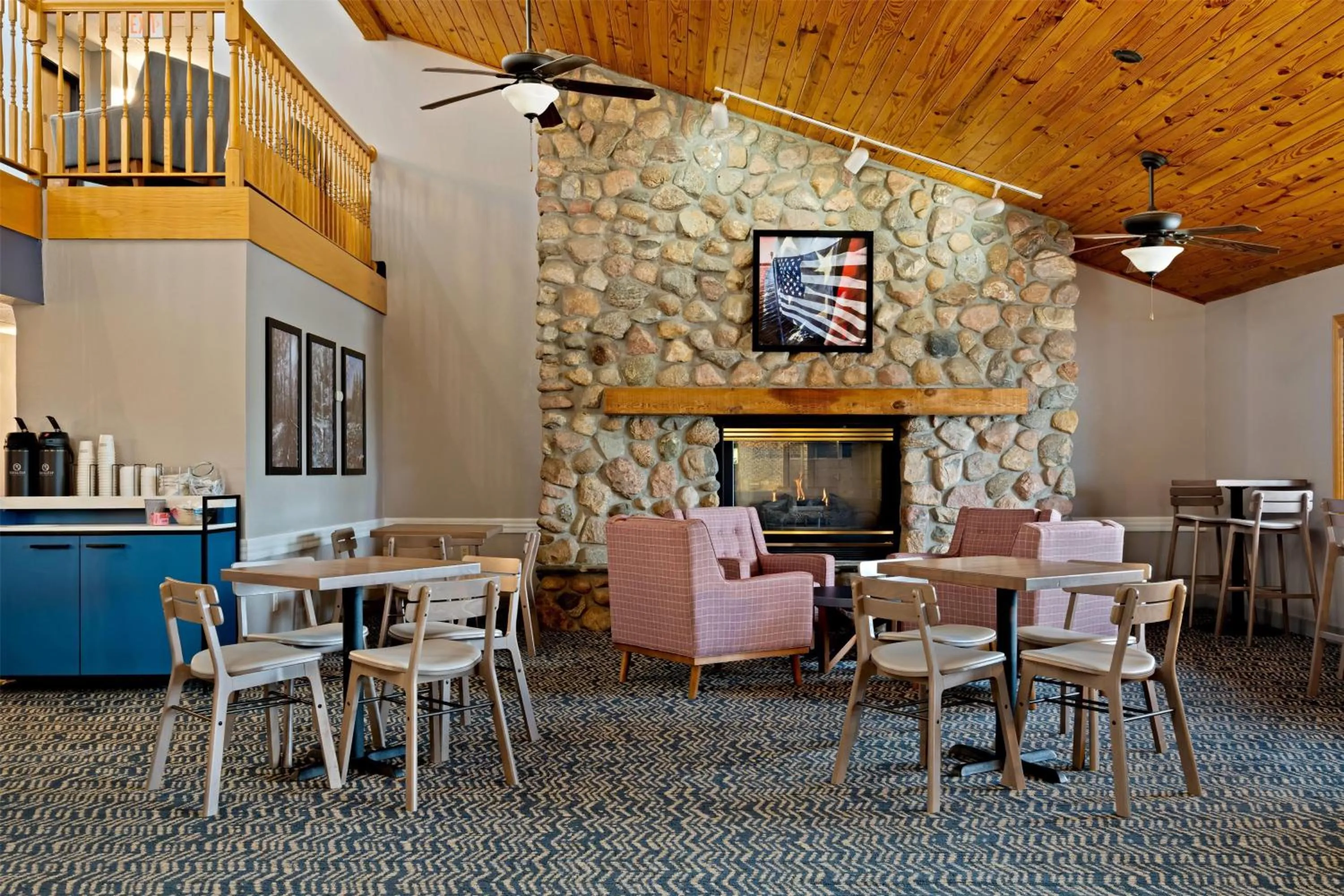 Lobby or reception in AmericInn by Wyndham Bismarck