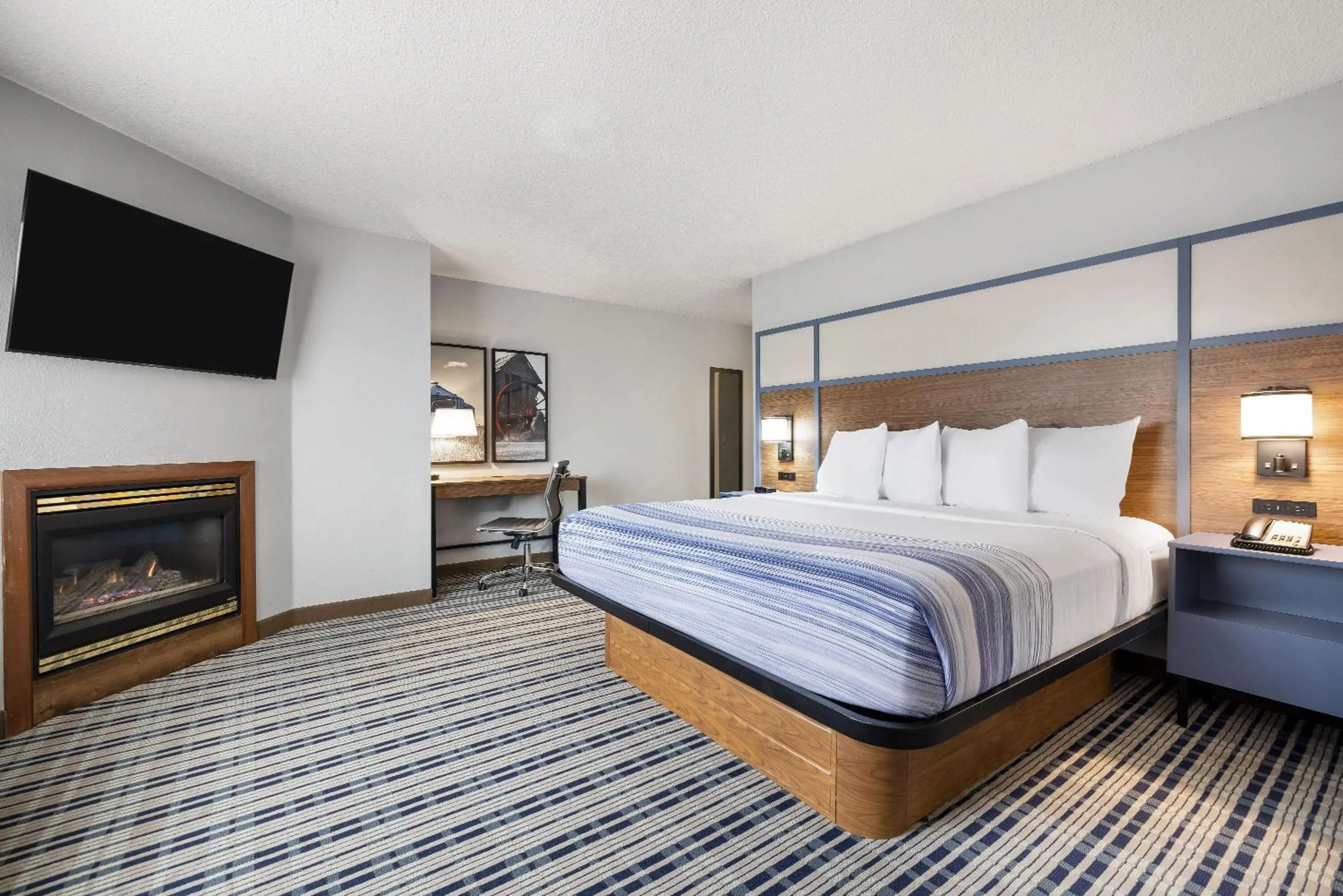 Photo of the whole room, Bed in AmericInn by Wyndham Bismarck
