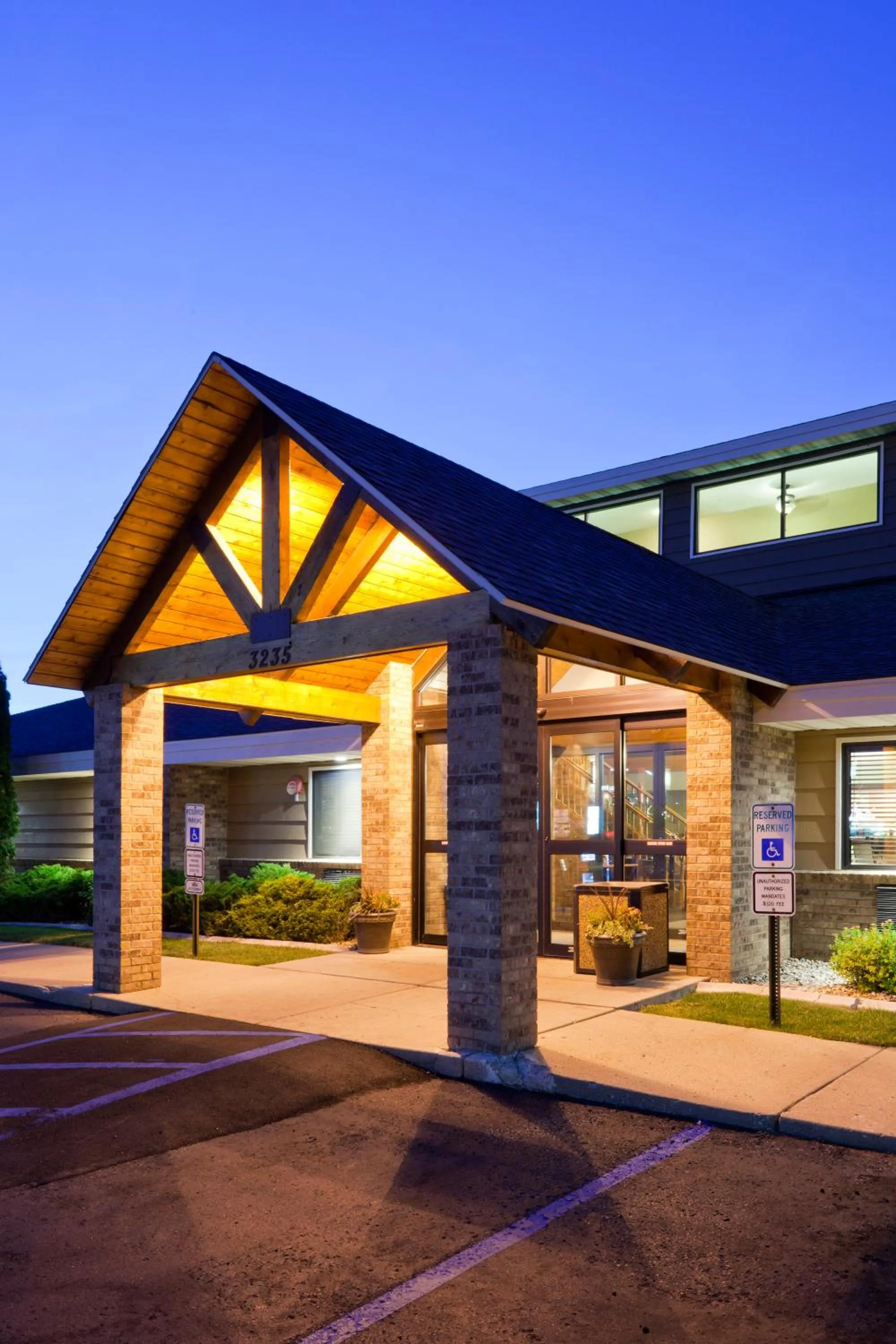 Facade/entrance in AmericInn by Wyndham Bismarck