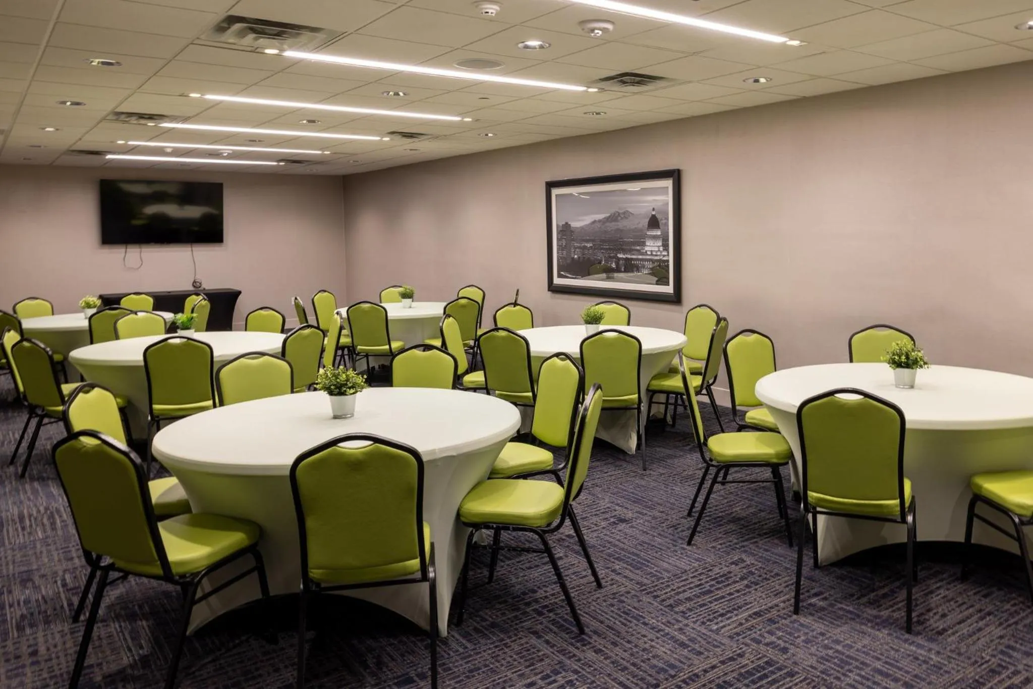 Meeting/conference room in Holiday Inn Express Salt Lake City Downtown by IHG