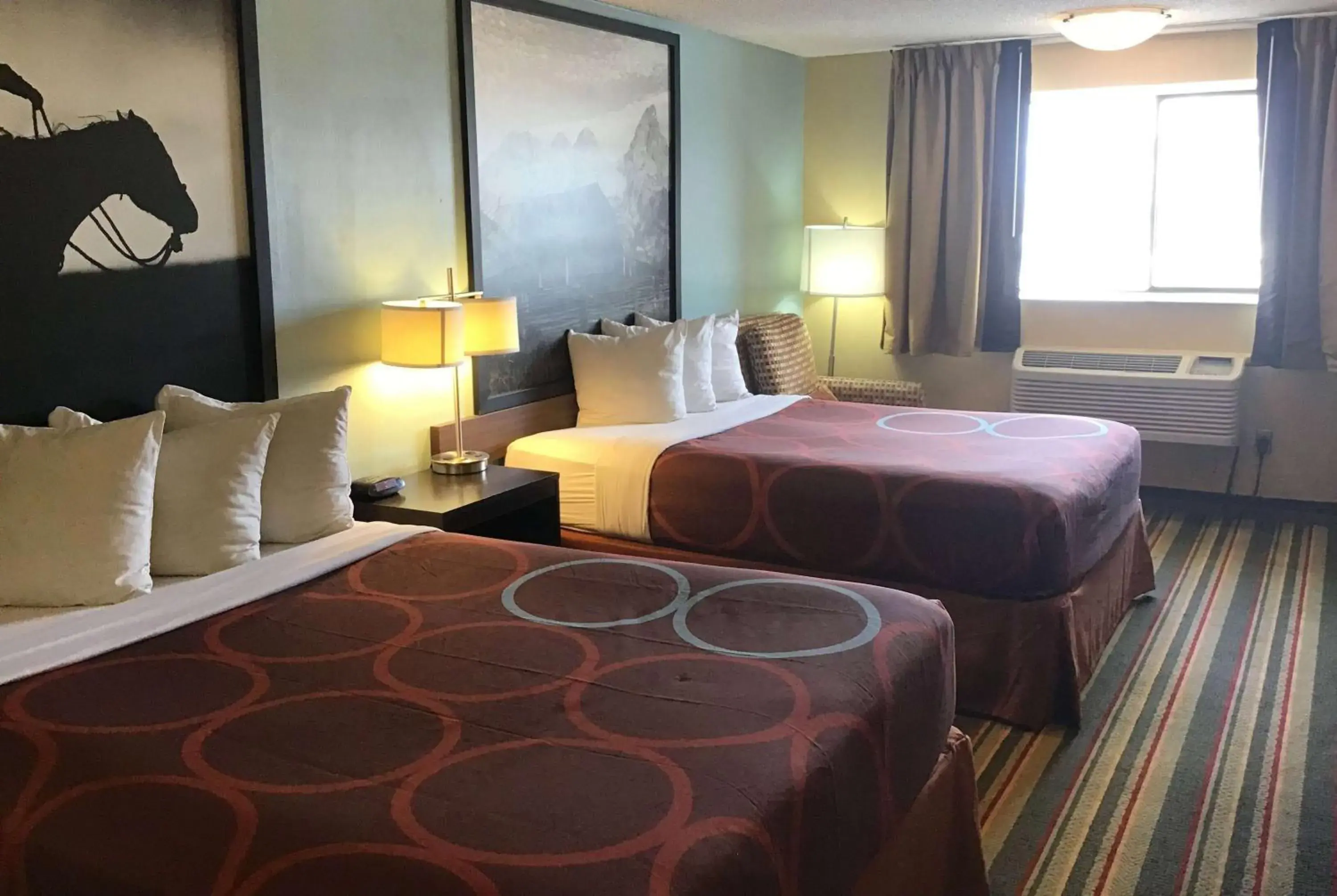Photo of the whole room, Bed in Super 8 by Wyndham Casper East/Evansville