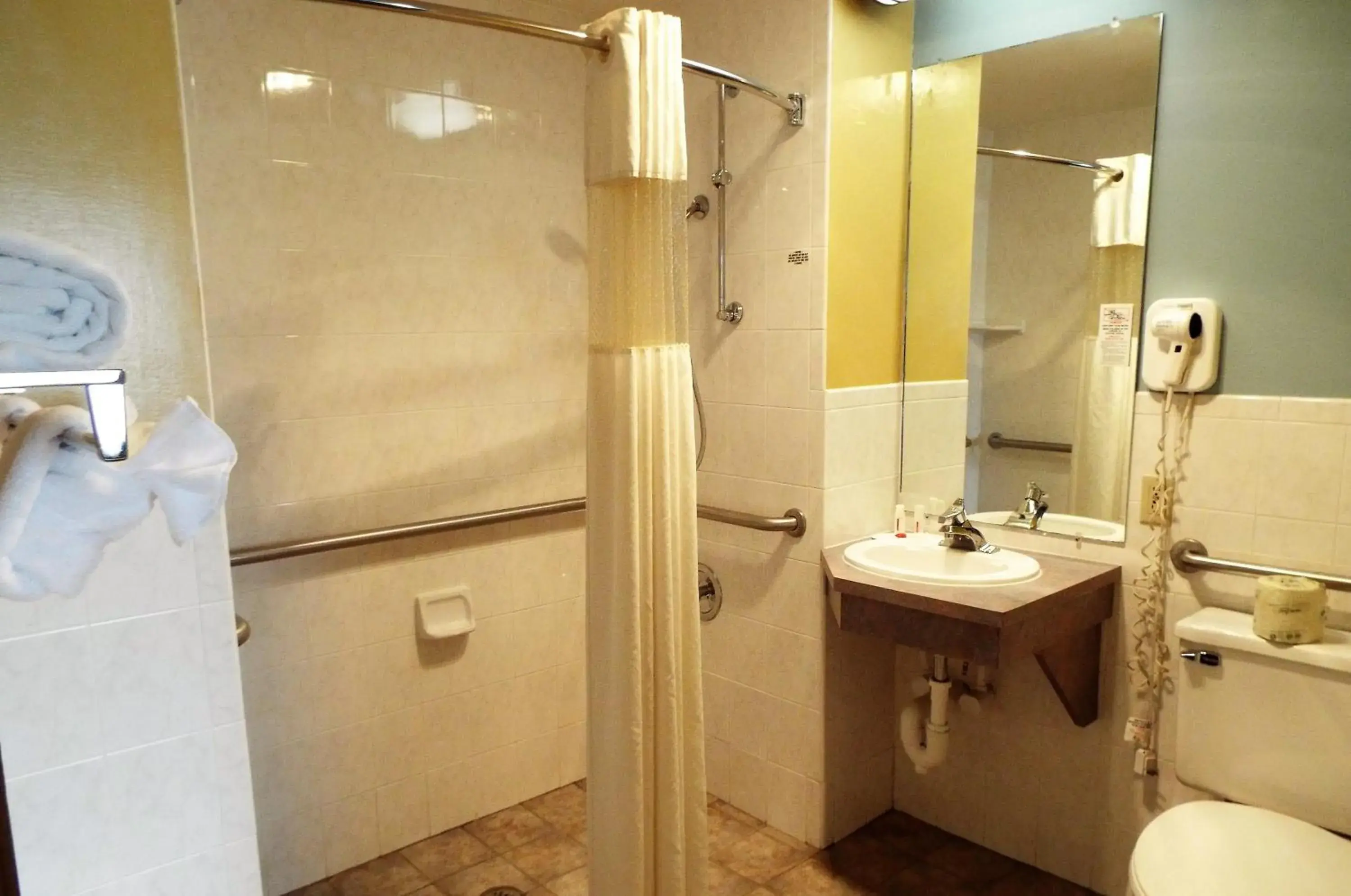 Bathroom in Super 8 by Wyndham Casper East/Evansville