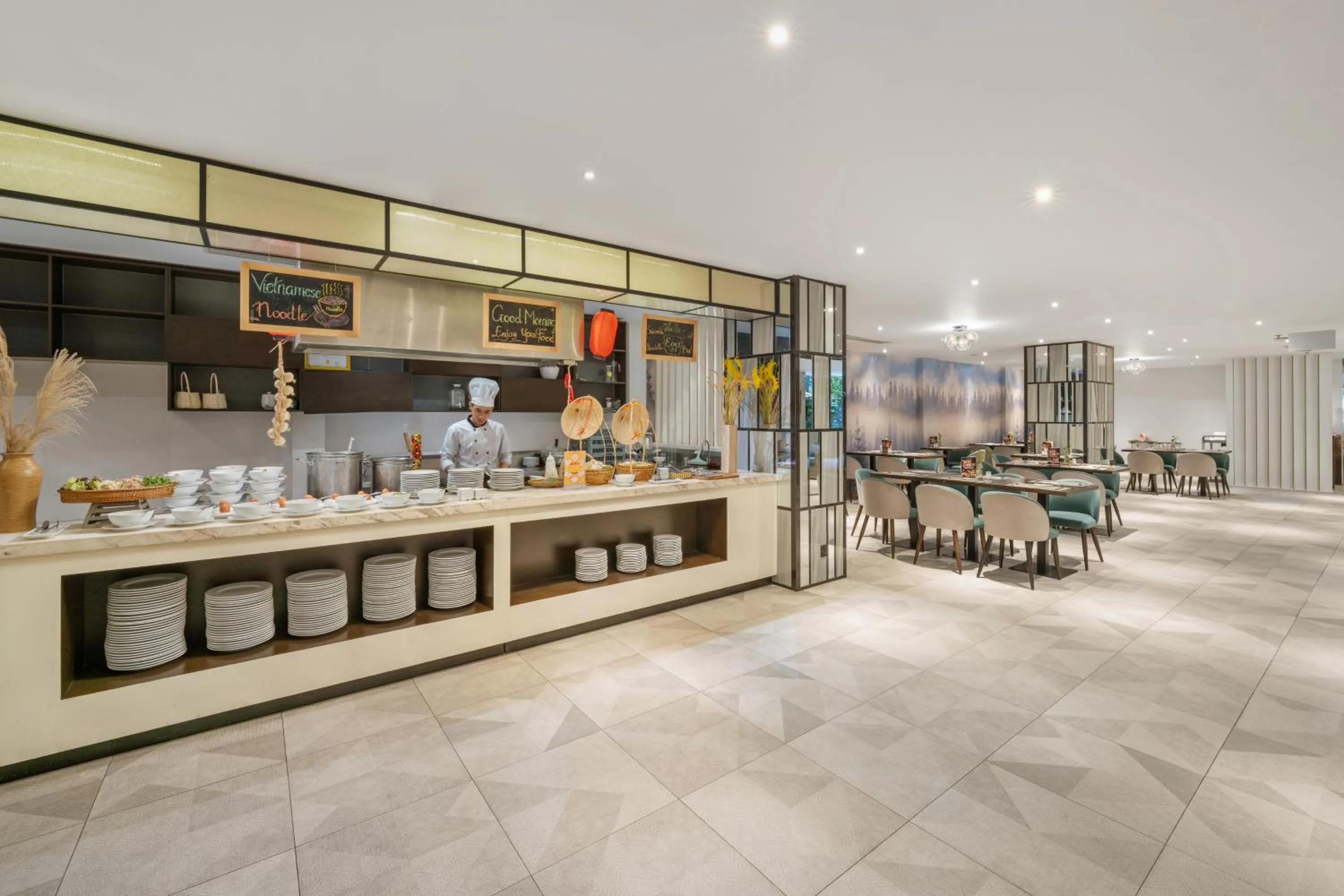 Restaurant/places to eat in Satya Da Nang Hotel Han Market