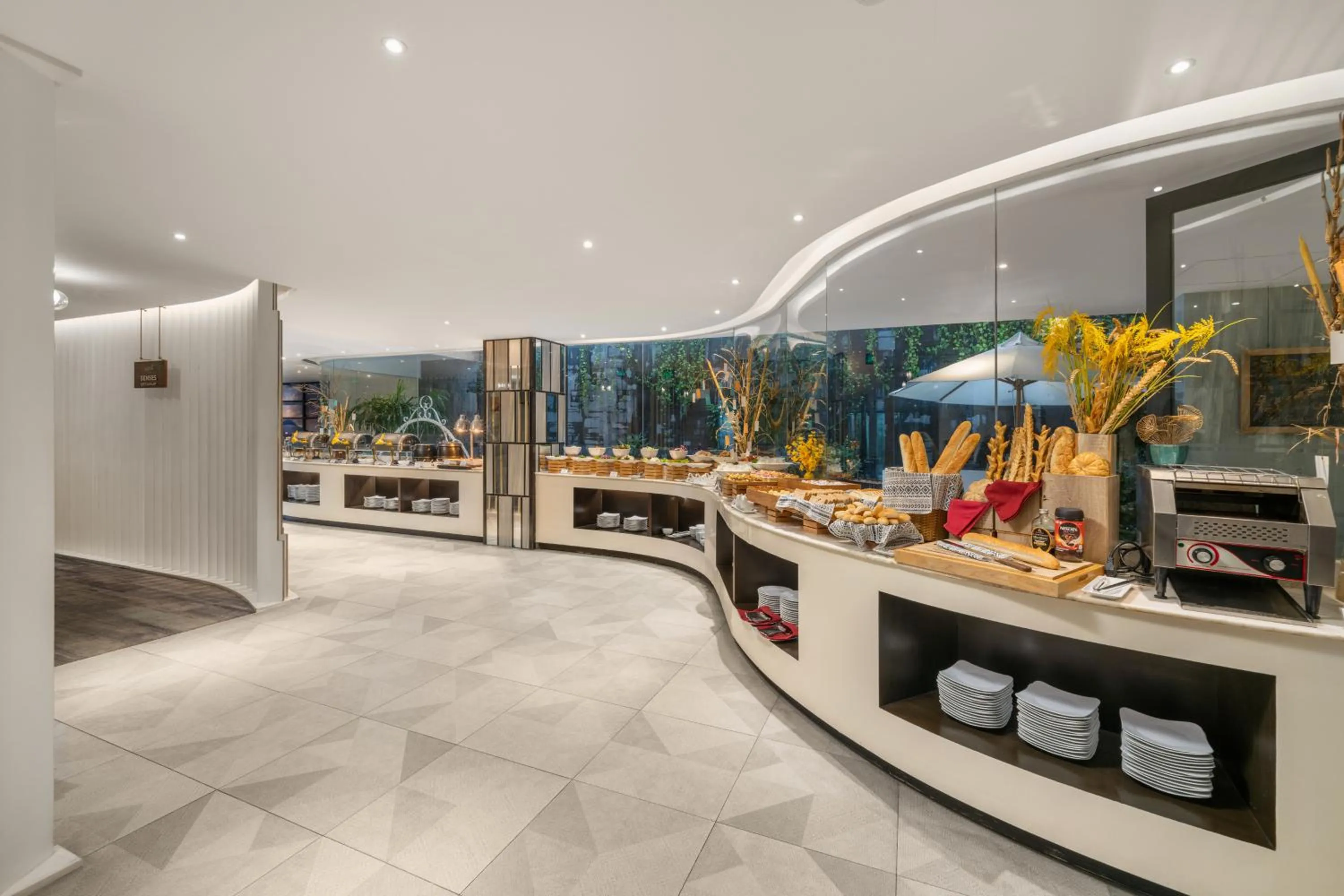 Kitchen or kitchenette in Satya Da Nang Hotel Han Market