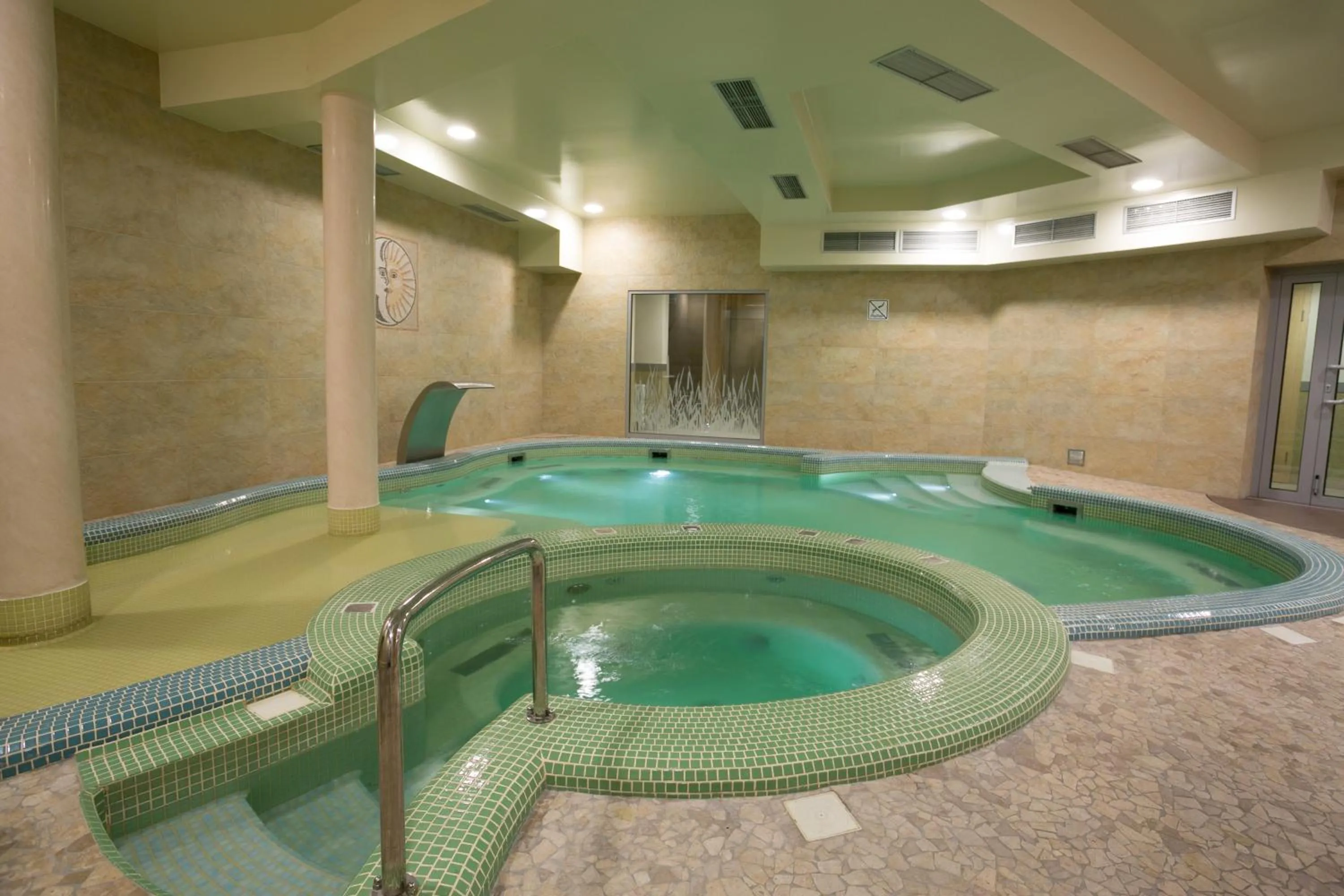 Swimming pool in VIP Apartamenty Gorące Źródła