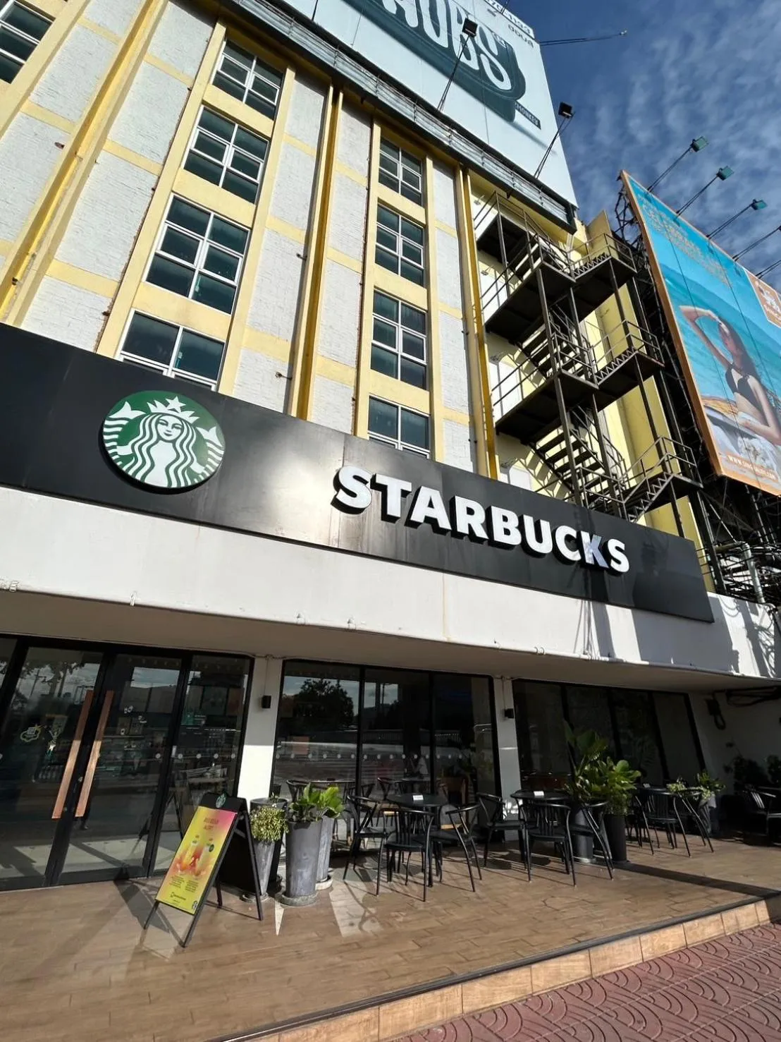 The Quarter Hualamphong by UHG