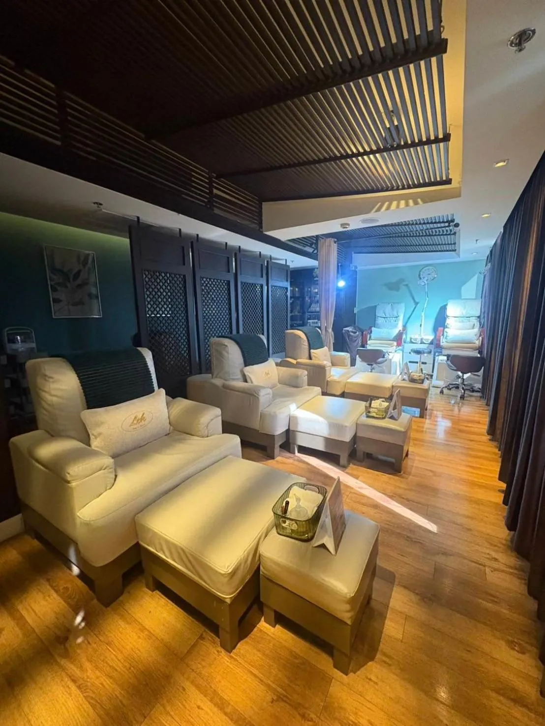 The Quarter Hualamphong by UHG