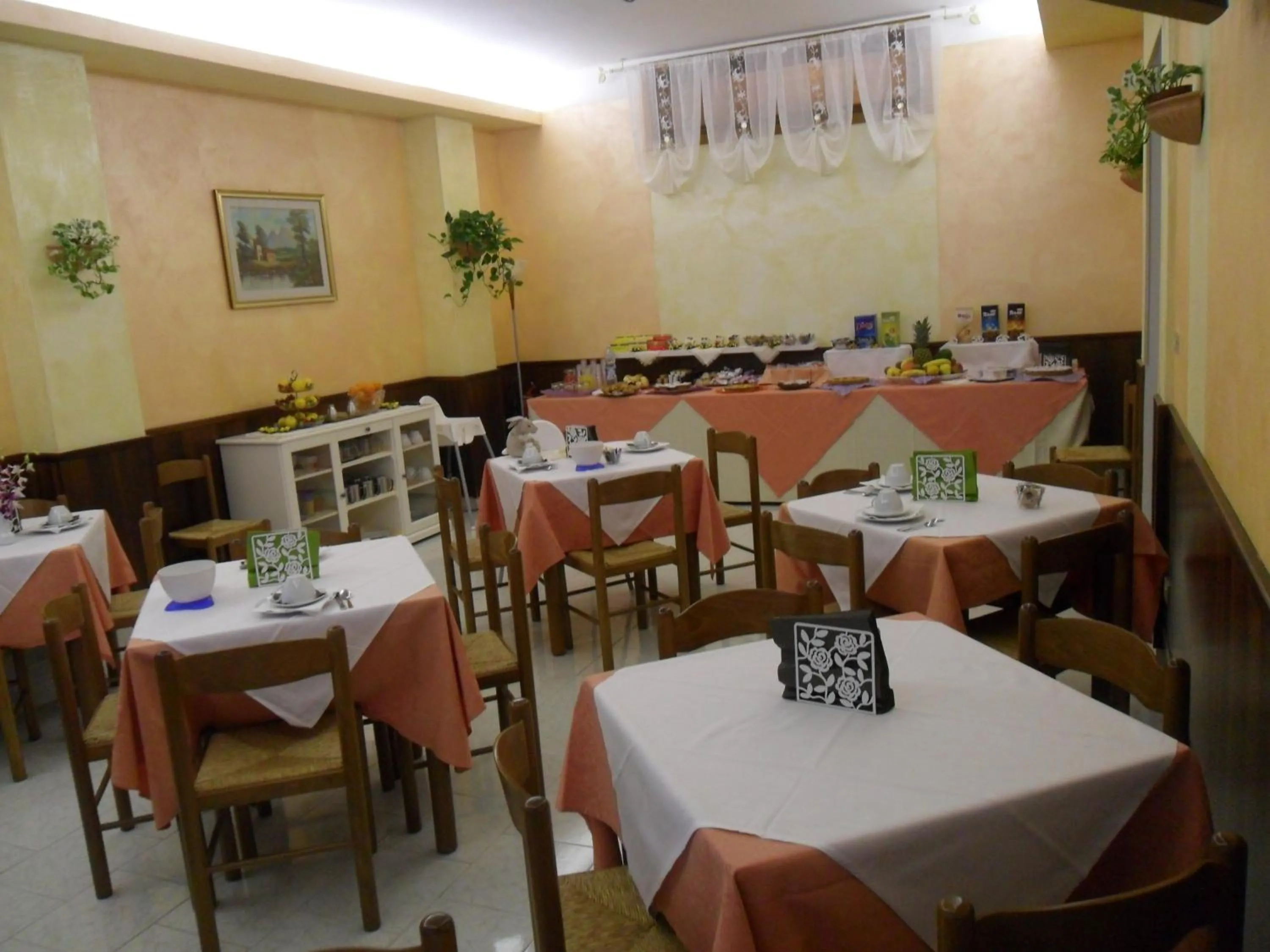 Lounge or bar in Hotel Centrale di Paolo e Cinzia