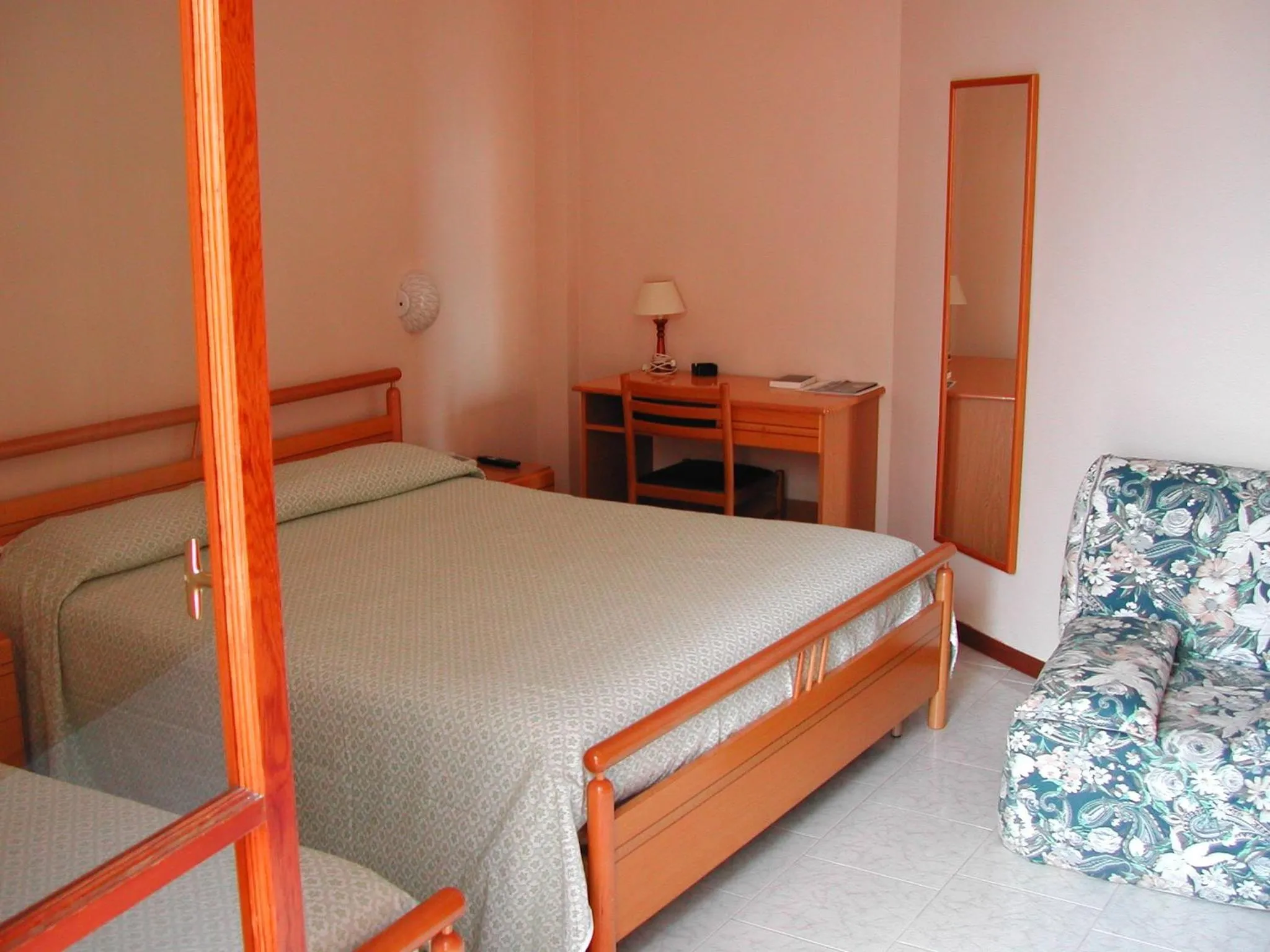 Photo of the whole room, Bed in Hotel Centrale di Paolo e Cinzia