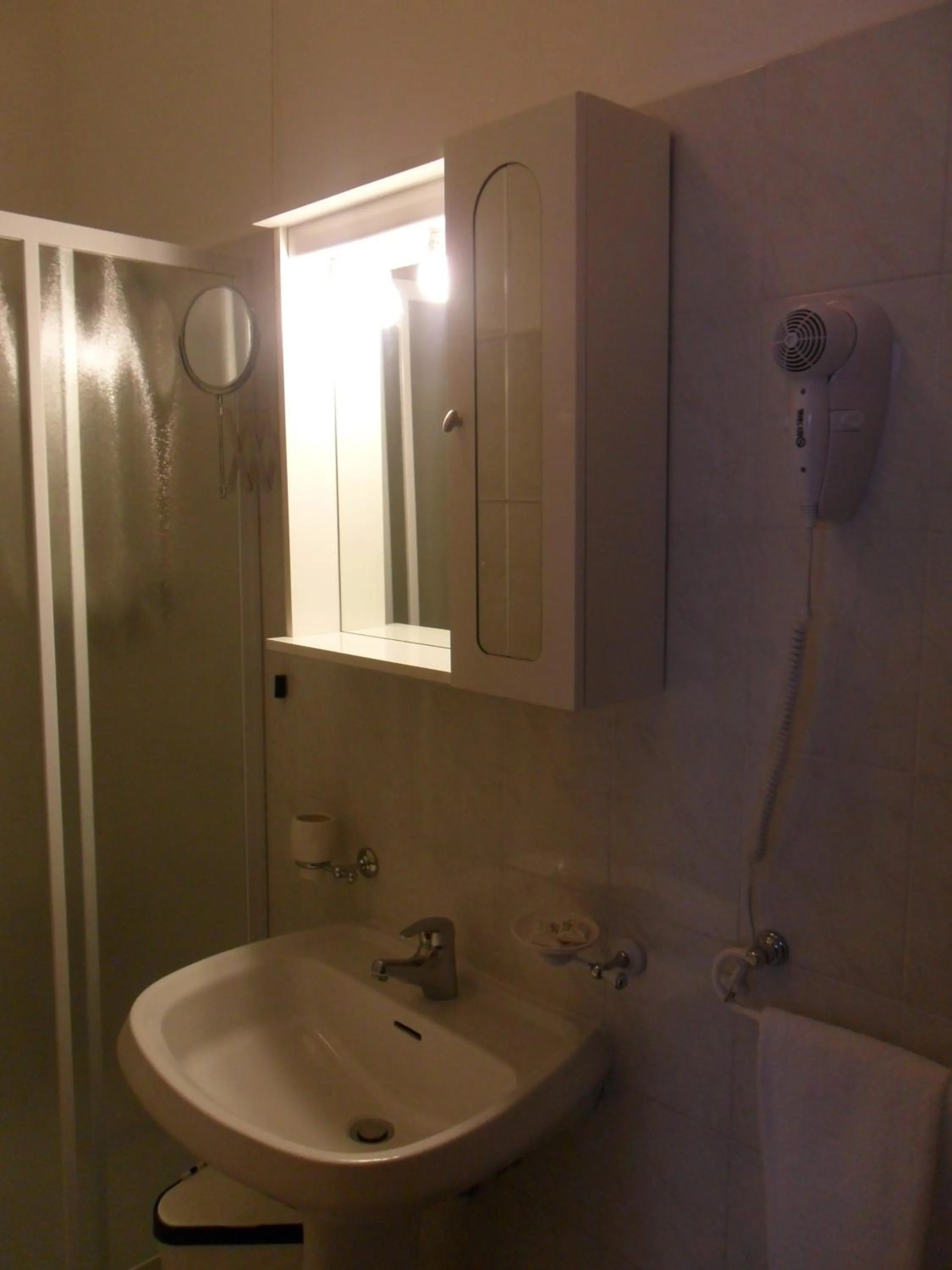 Bathroom in Hotel Centrale di Paolo e Cinzia