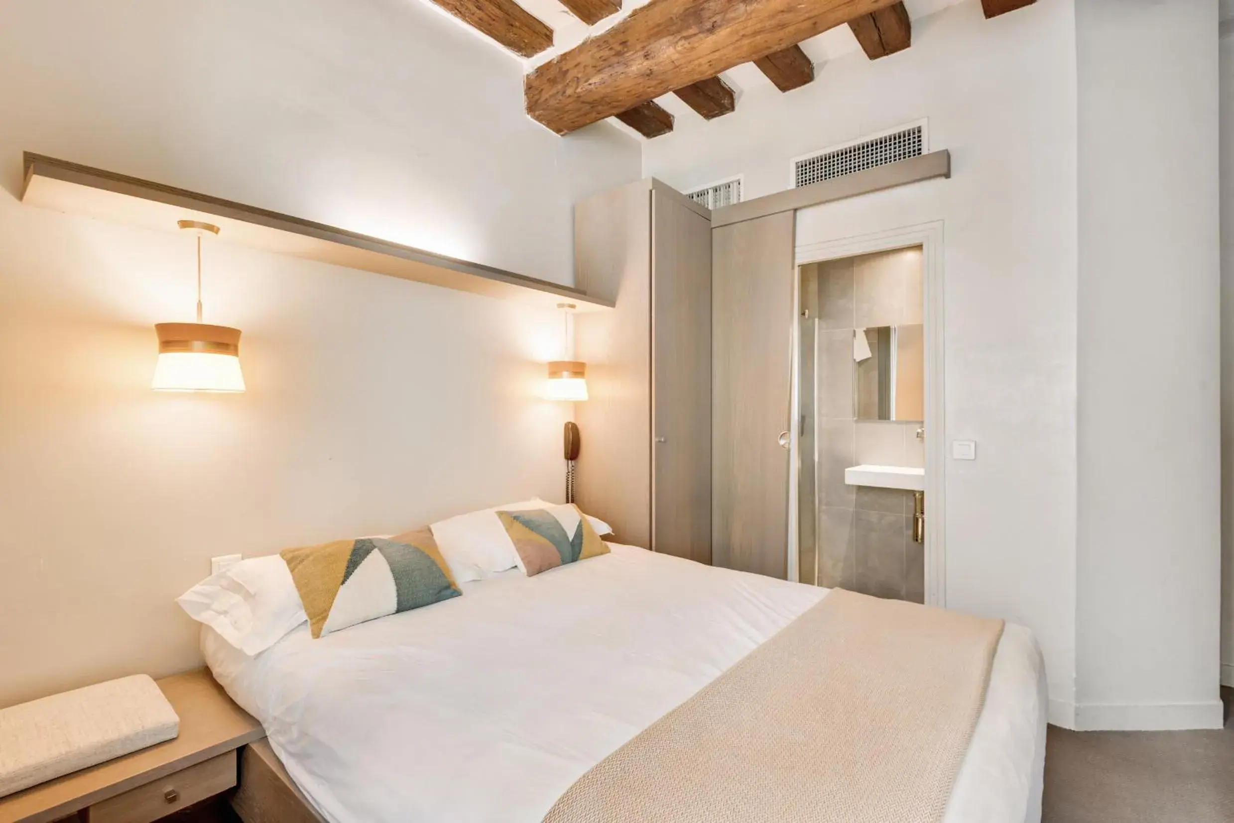 Bed in Villa Des Princes Bed in Villa Des Princes