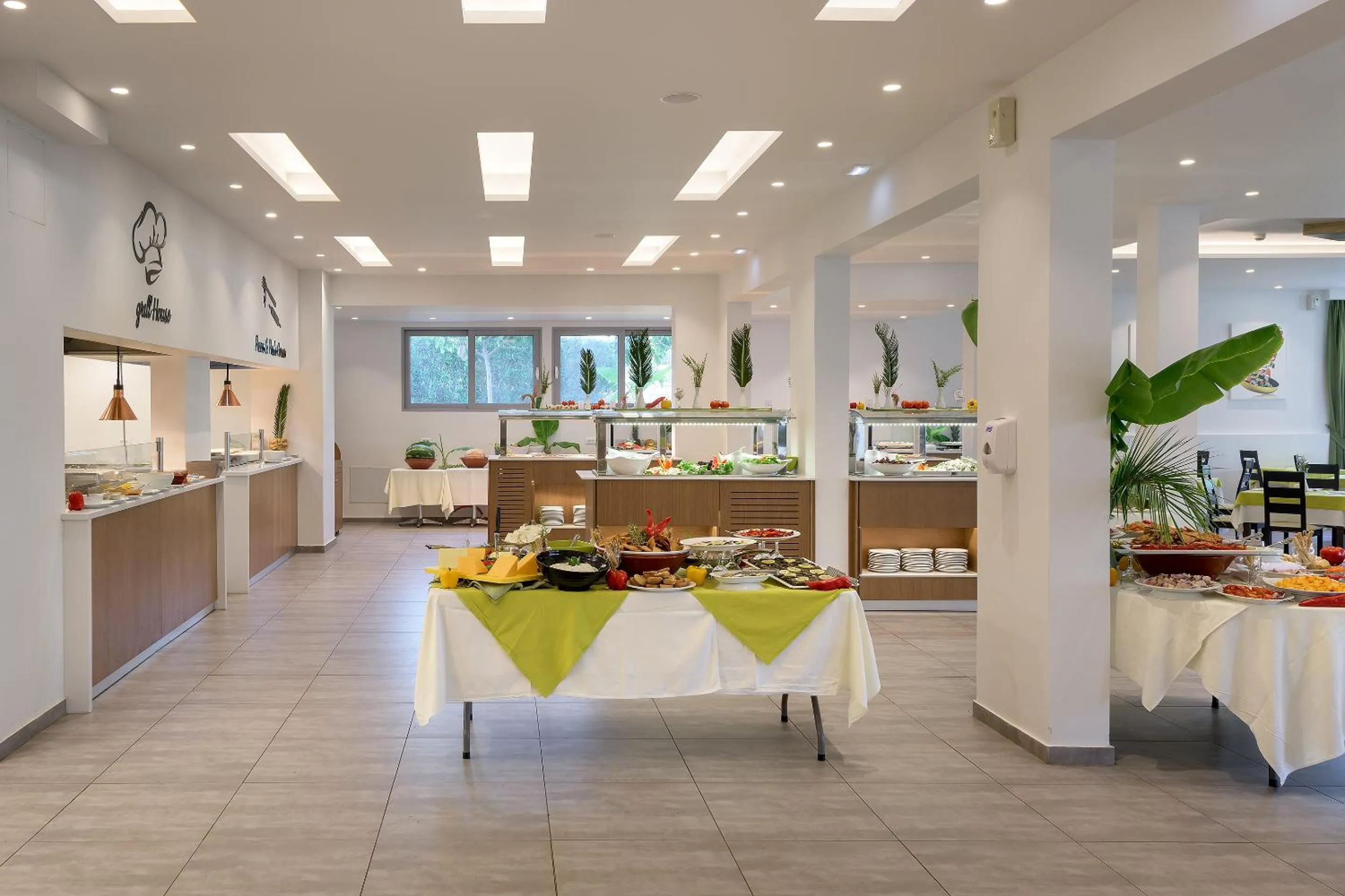 Restaurant/places to eat in Olive Garden Hotel