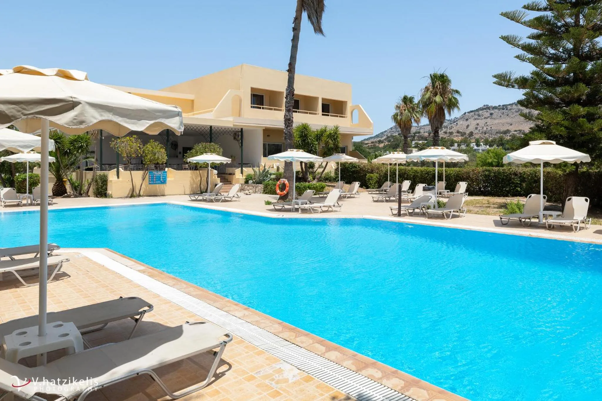 Swimming pool in Olive Garden Hotel