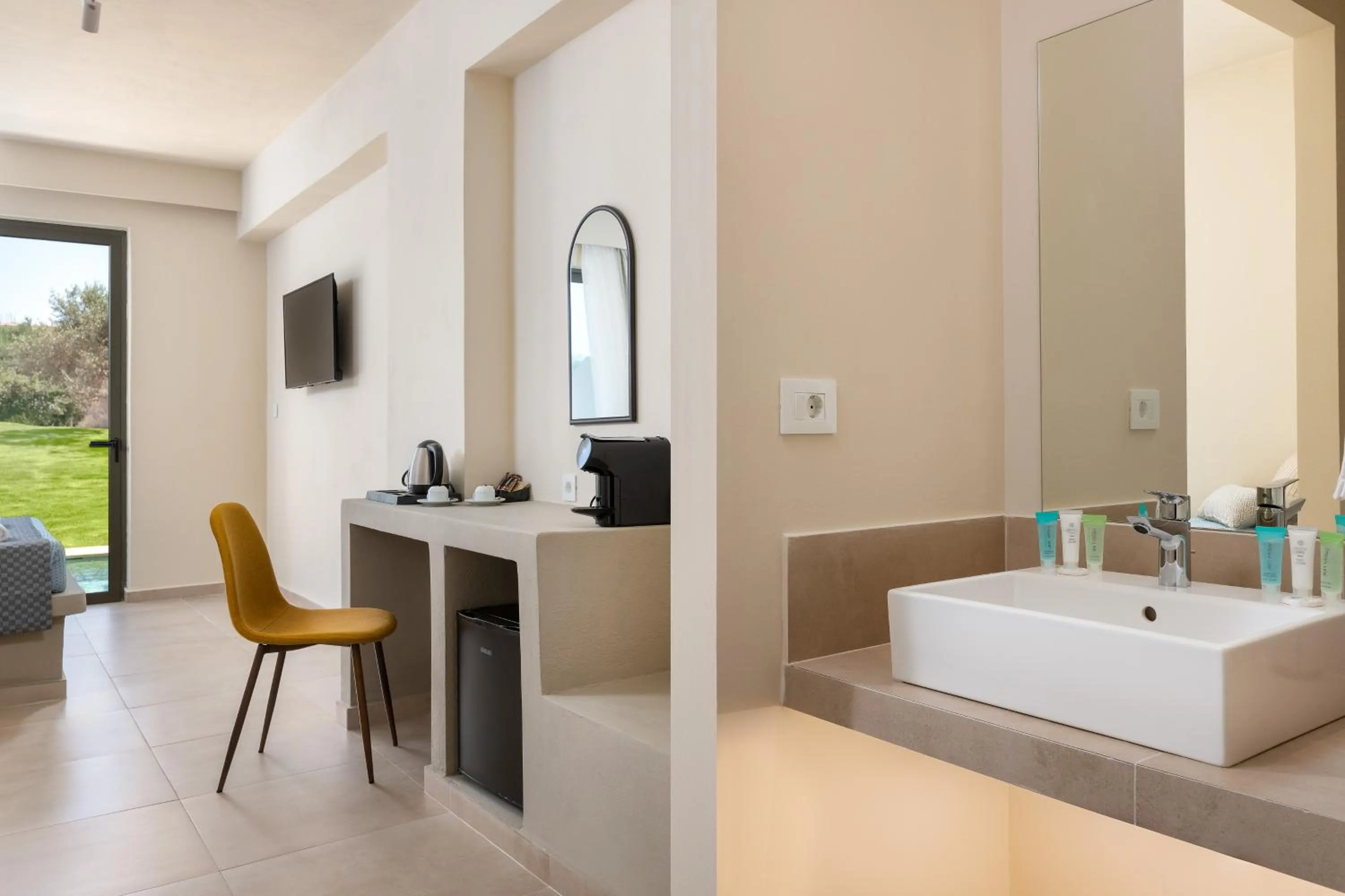 Photo of the whole room in Olive Garden Hotel