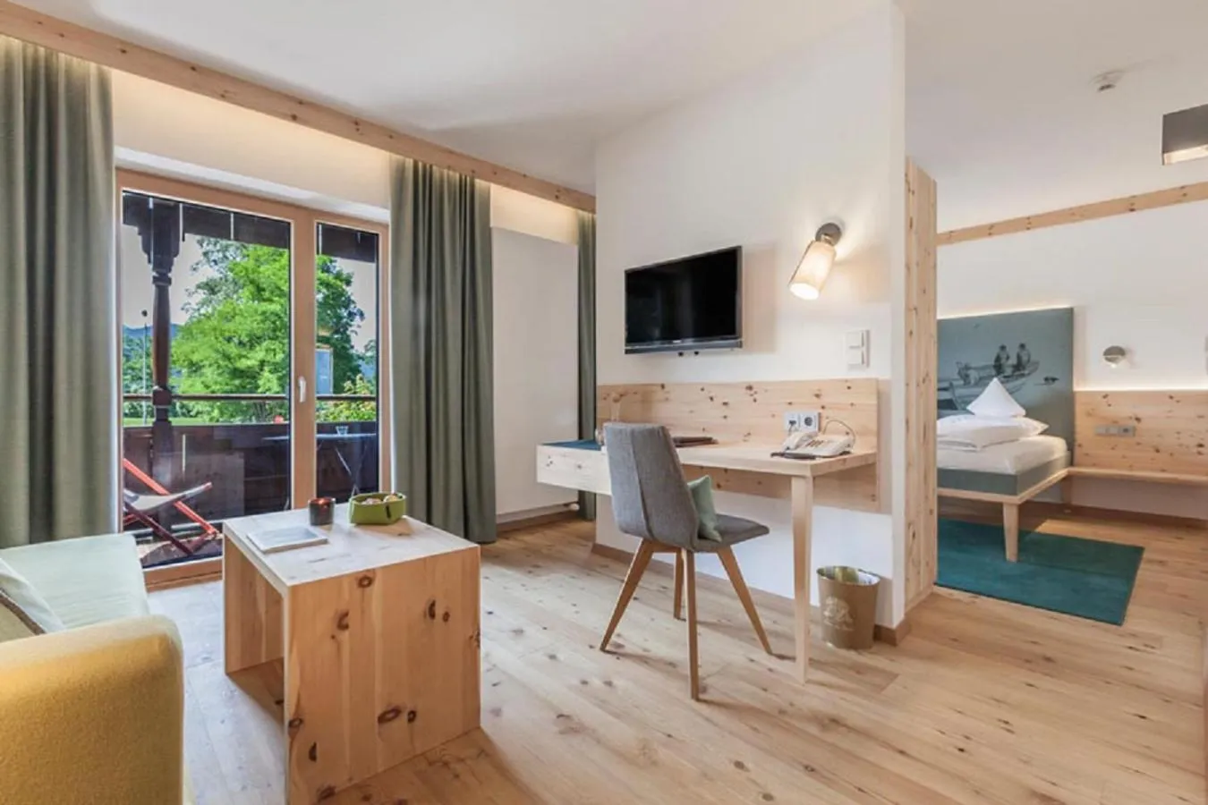 Photo of the whole room, Bed in Hotel B&B "Zur Schanz"