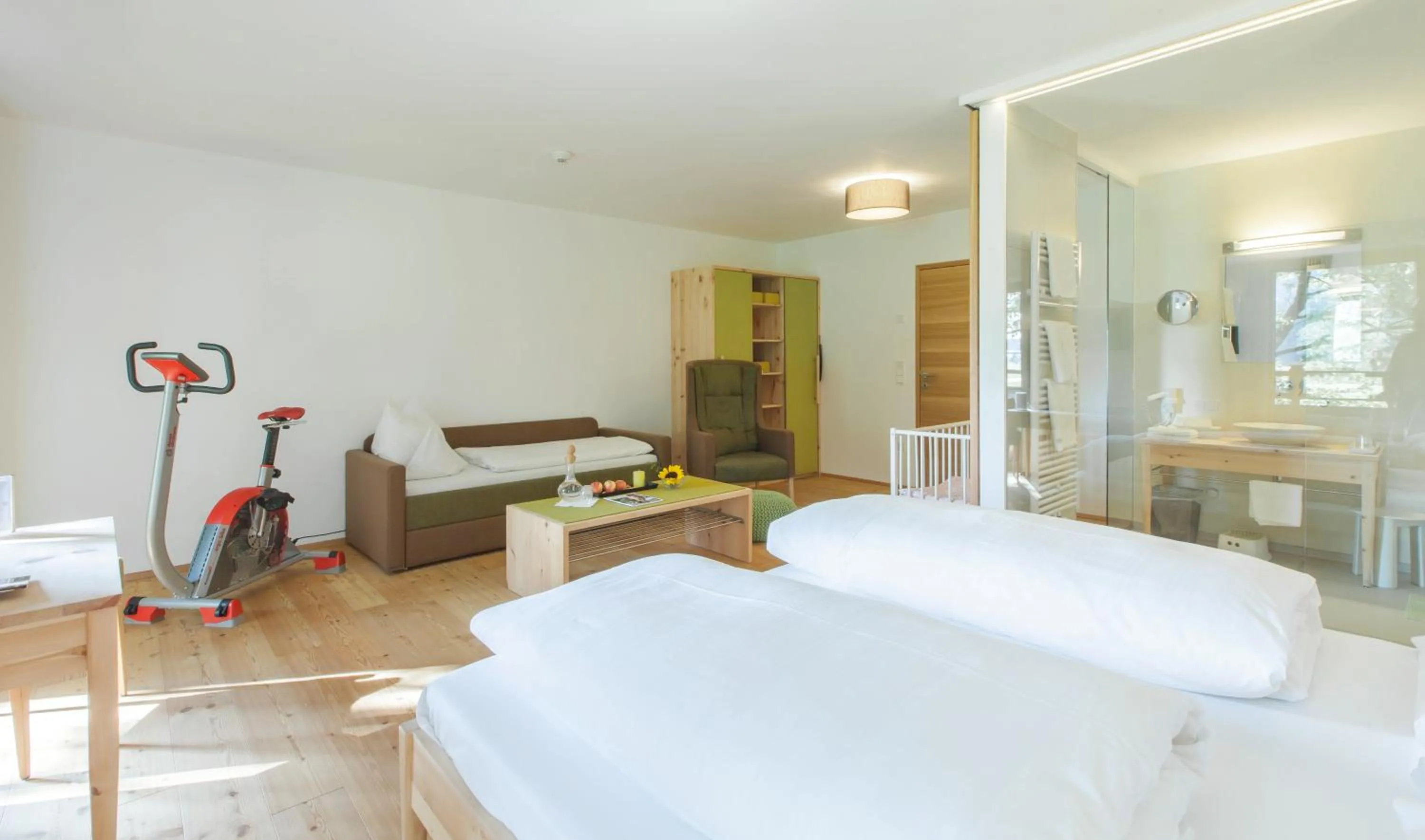 Photo of the whole room, Bed in Hotel B&B "Zur Schanz"