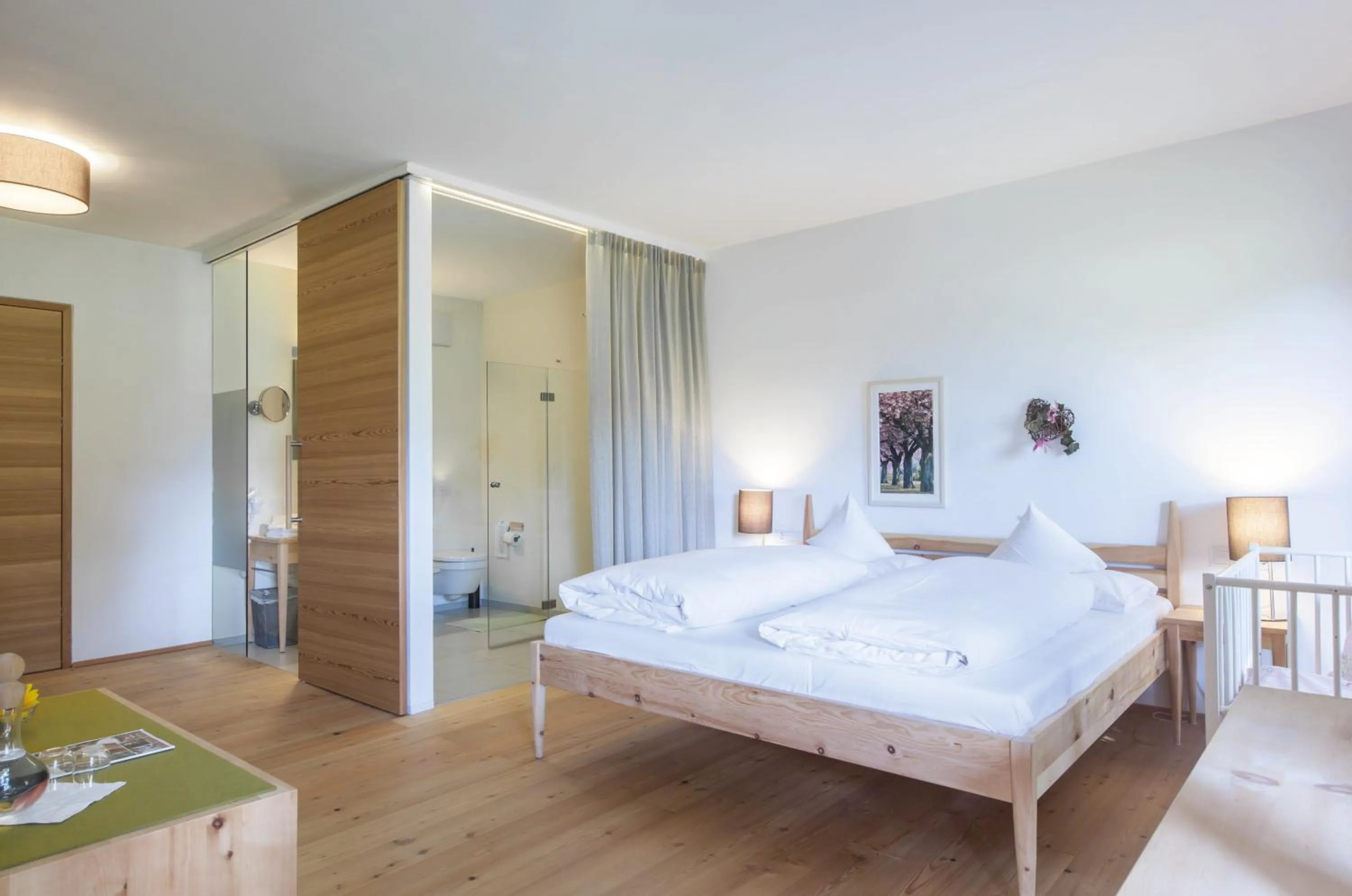 Photo of the whole room, Bed in Hotel B&B "Zur Schanz"