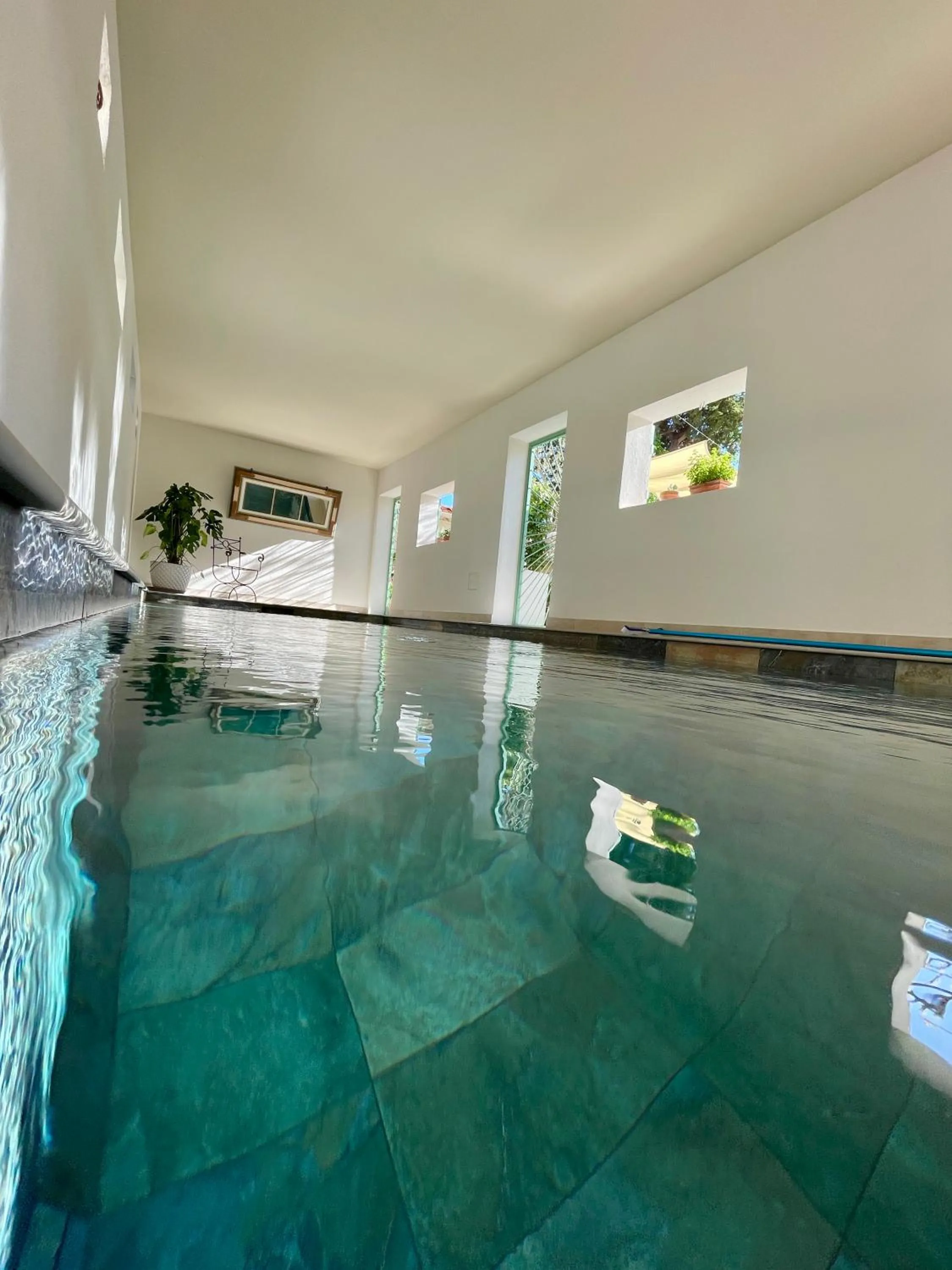 Swimming pool in La Jabotte