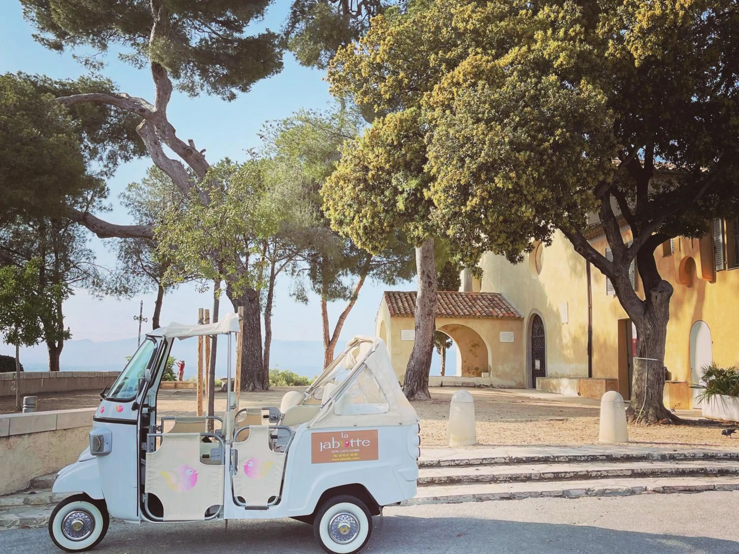 shuttle in La Jabotte