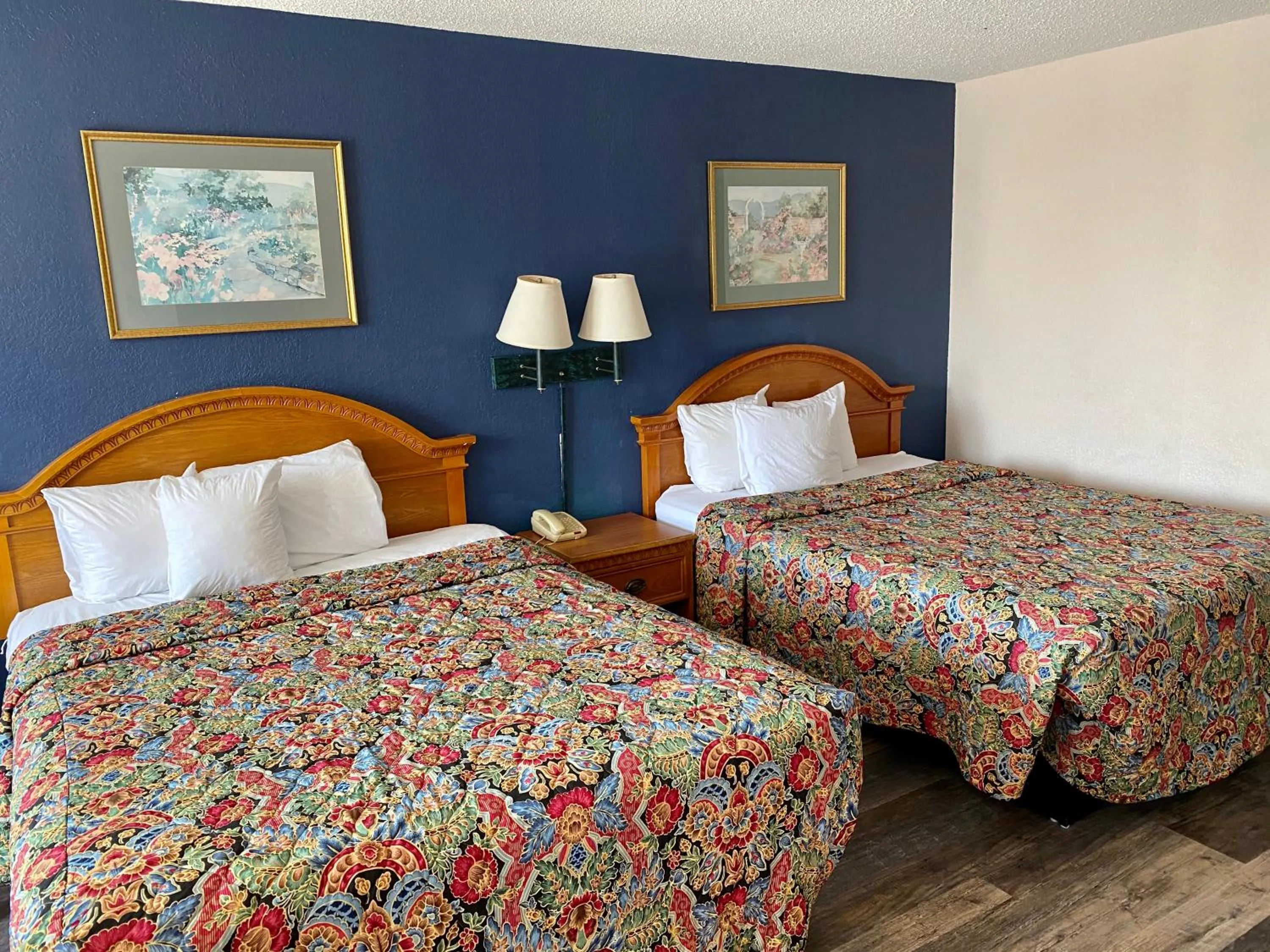 Bedroom, Bed in Motel 6 Marianna, FL