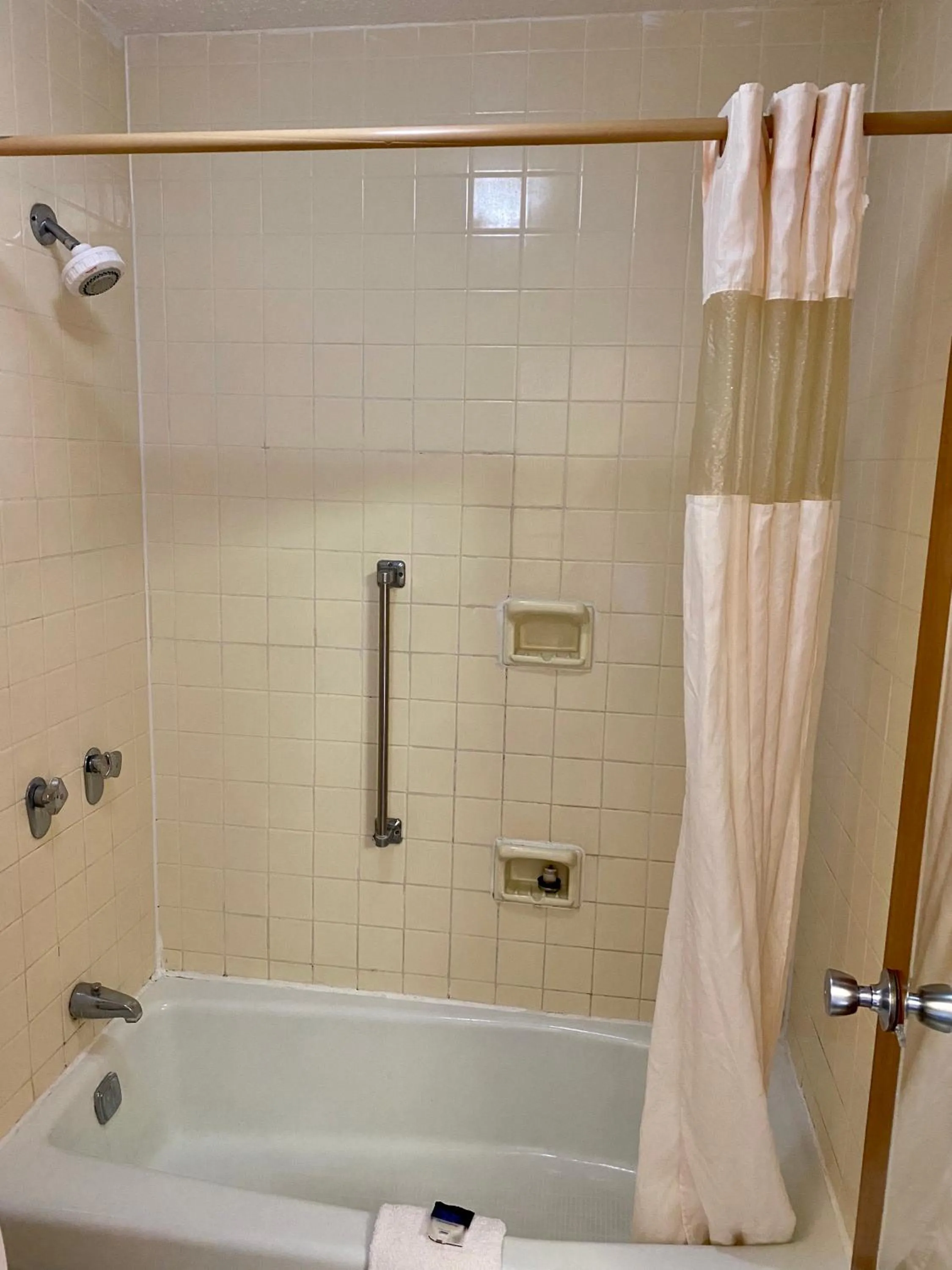 Bathroom in Motel 6 Marianna, FL