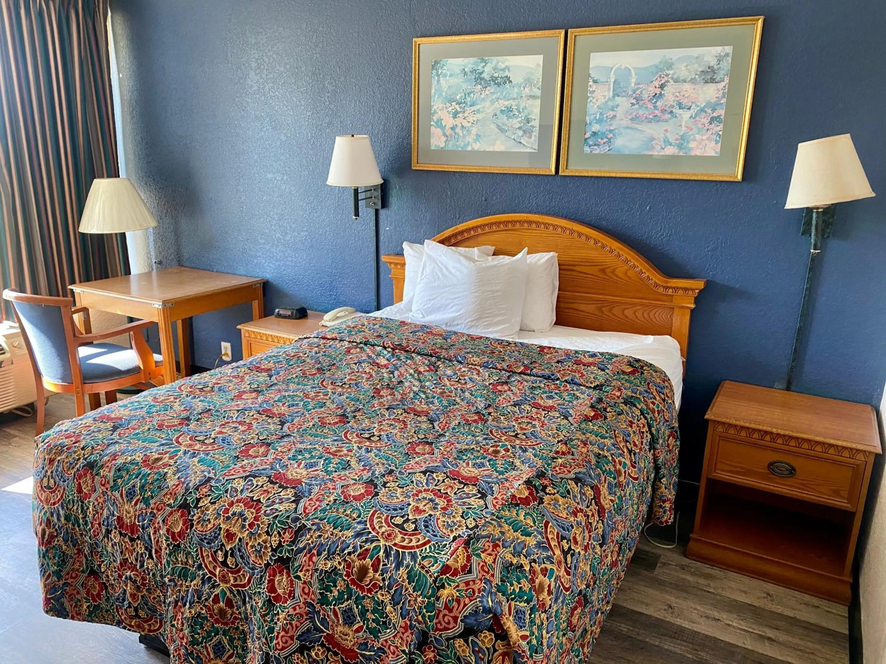 Decorative detail, Bed in Motel 6 Marianna, FL