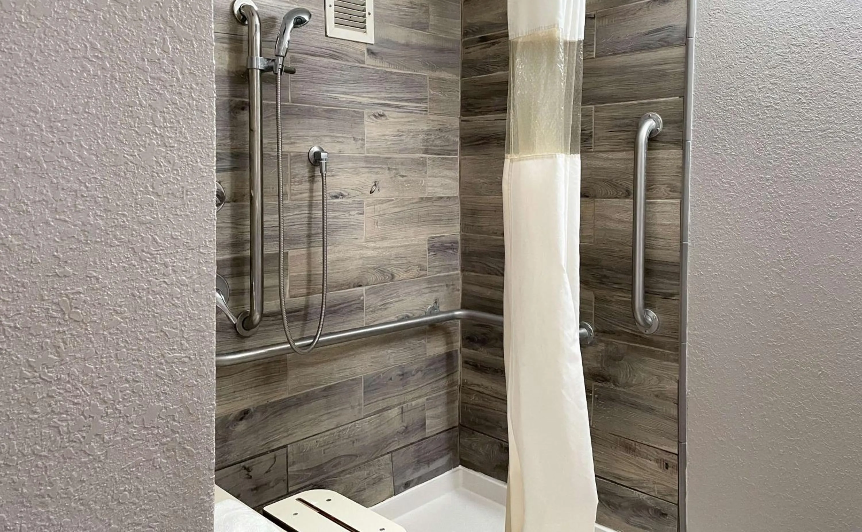 Bathroom in Motel 6 Marianna, FL