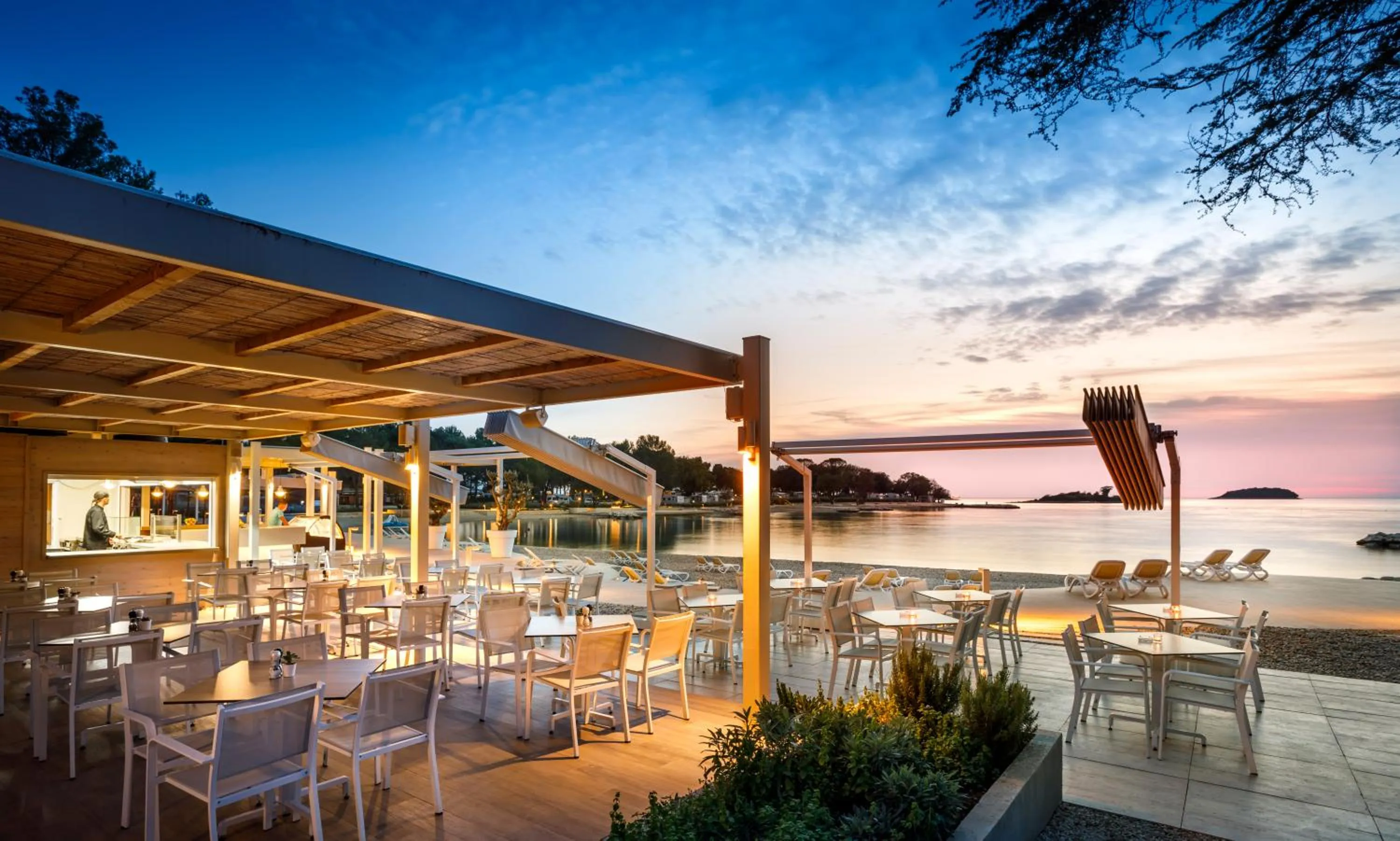 Restaurant/places to eat in Maistra Camping Valkanela Mobile homes