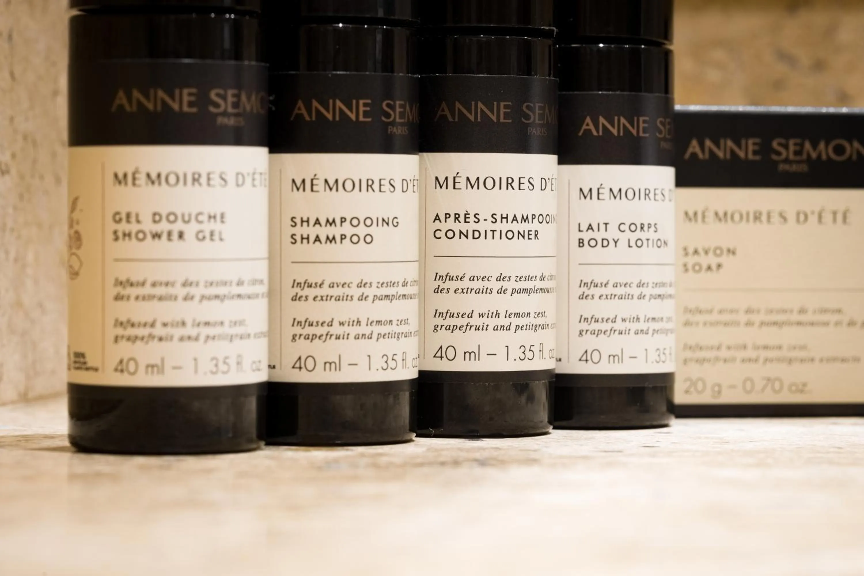 Shower in B Montmartre