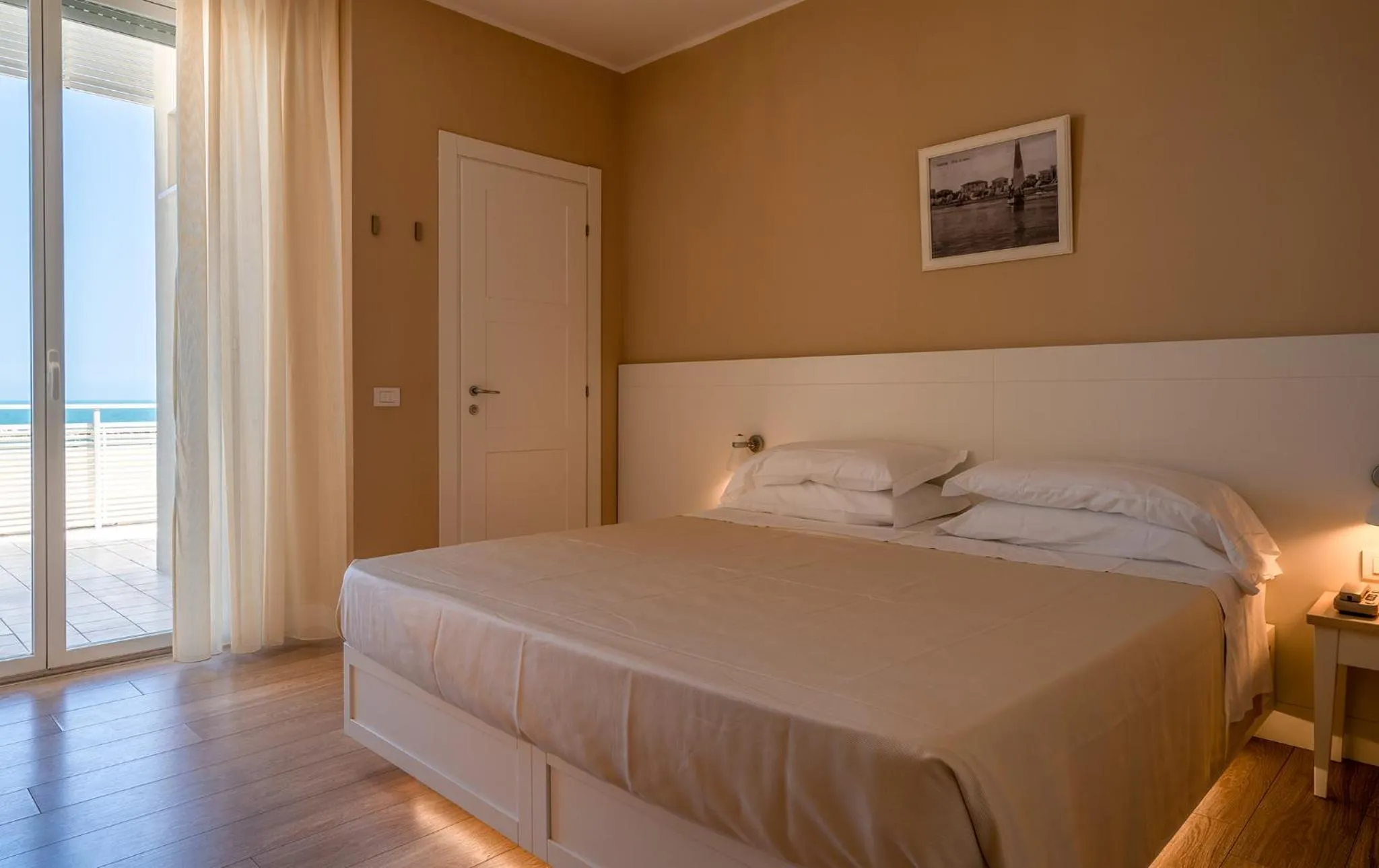 Photo of the whole room in Hotel Bristol