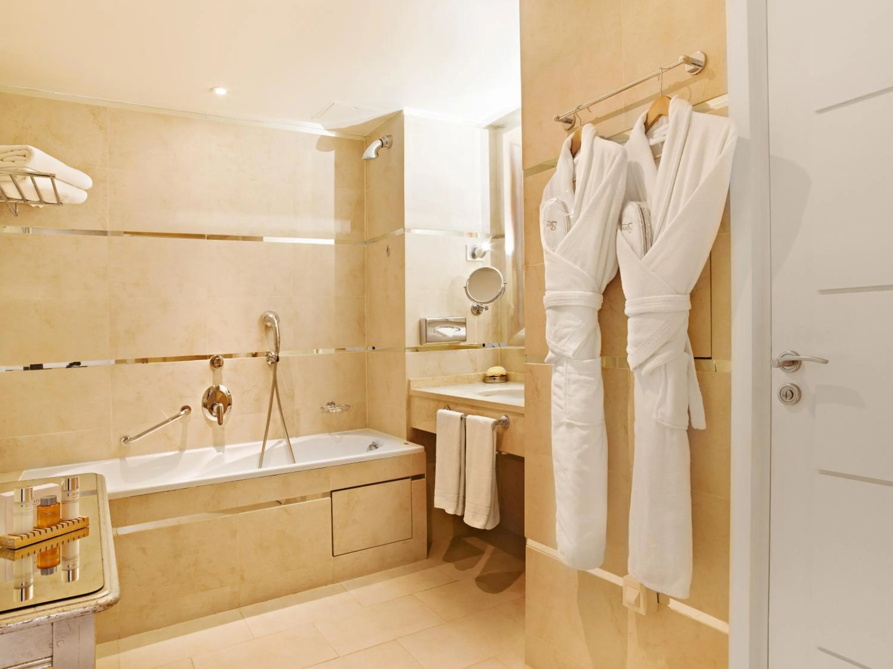 Bathroom in Hotel Renoir