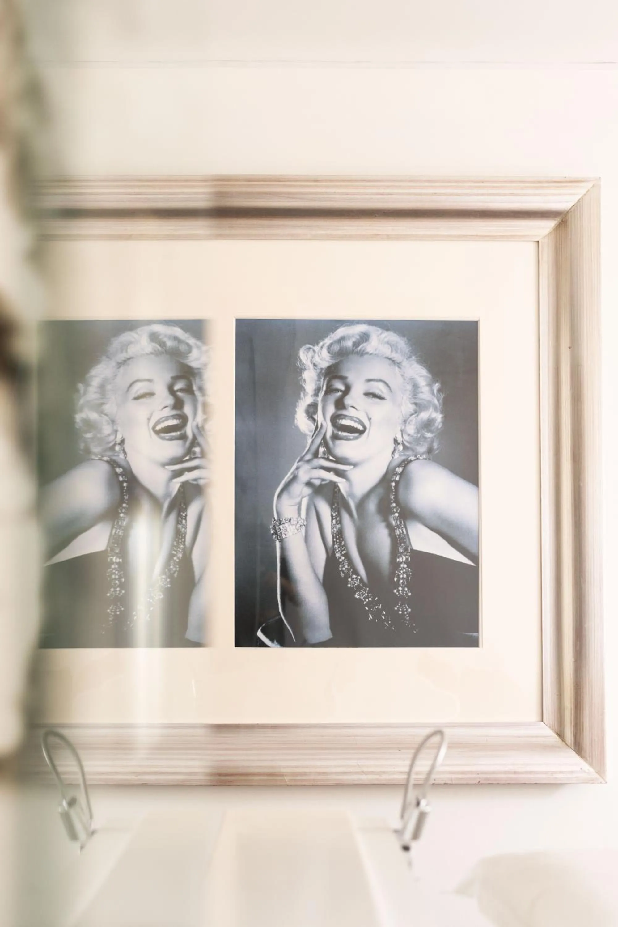 Decorative detail in Hotel Renoir