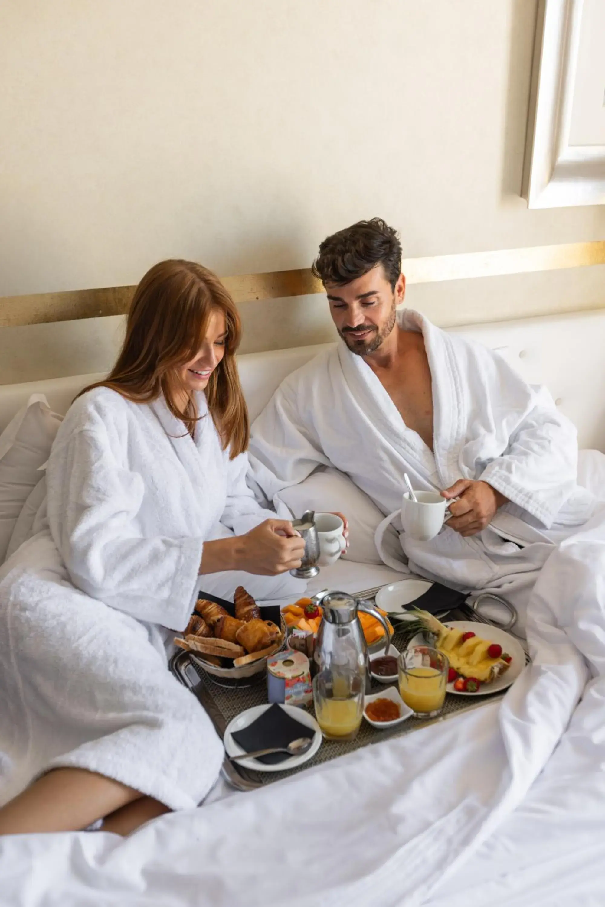 Breakfast, Bed in Hotel Renoir Breakfast, Bed in Hotel Renoir