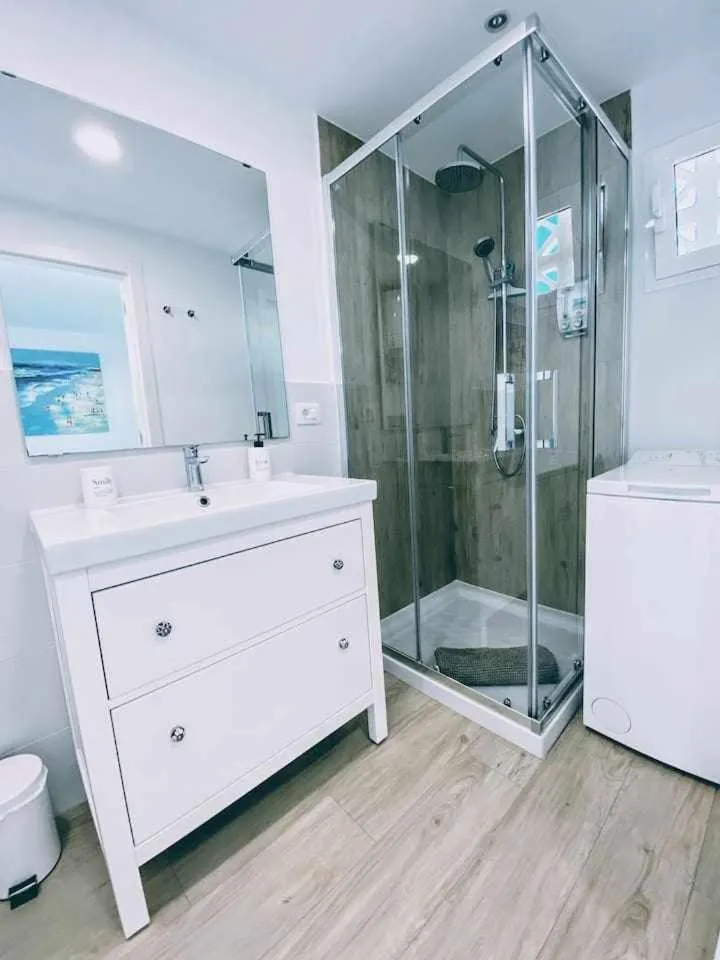 Shower in Loft on the beach Corralejo iRent Fuerteventura