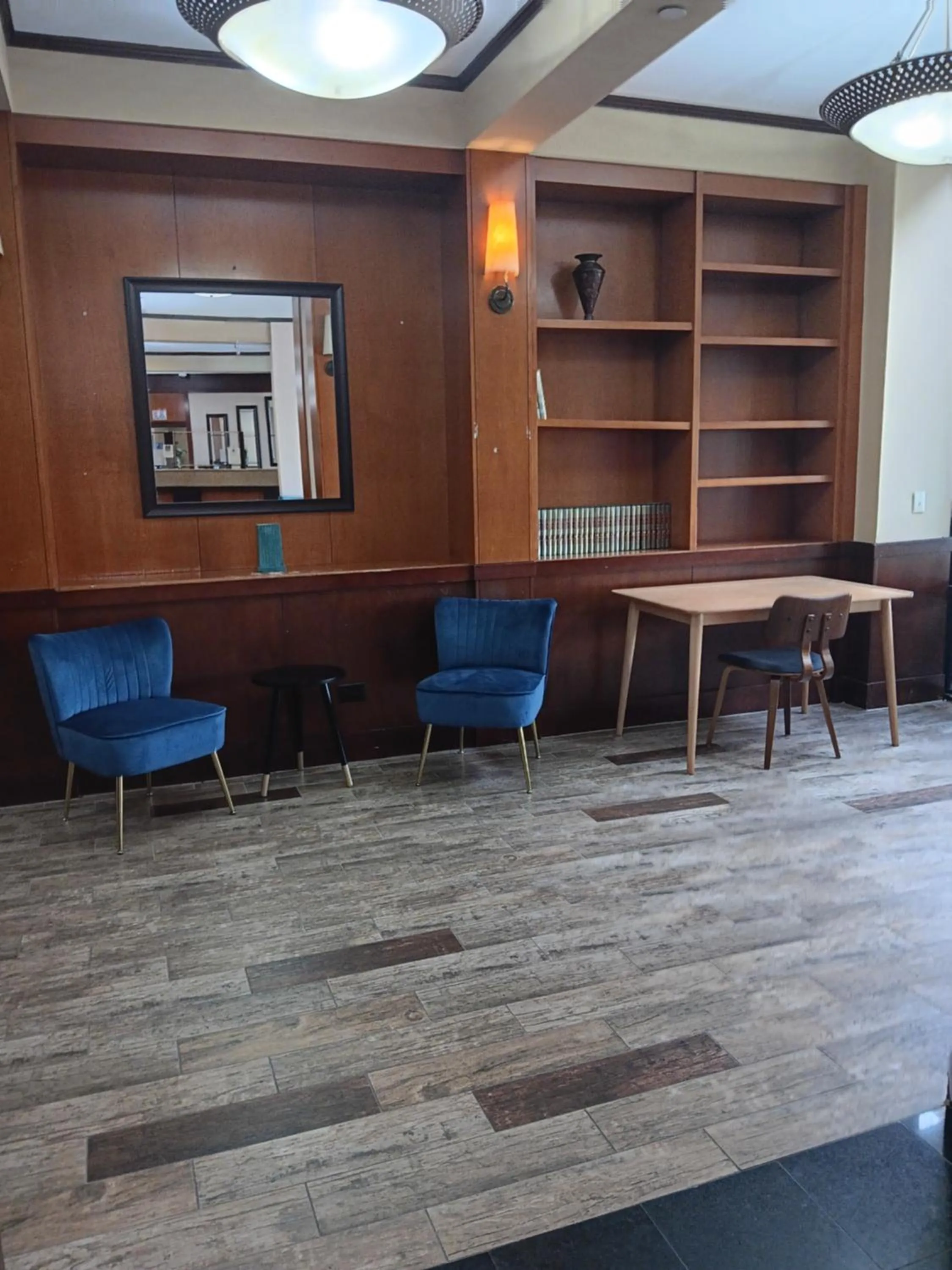 Clarion Hotel & Suites Mount Laurel