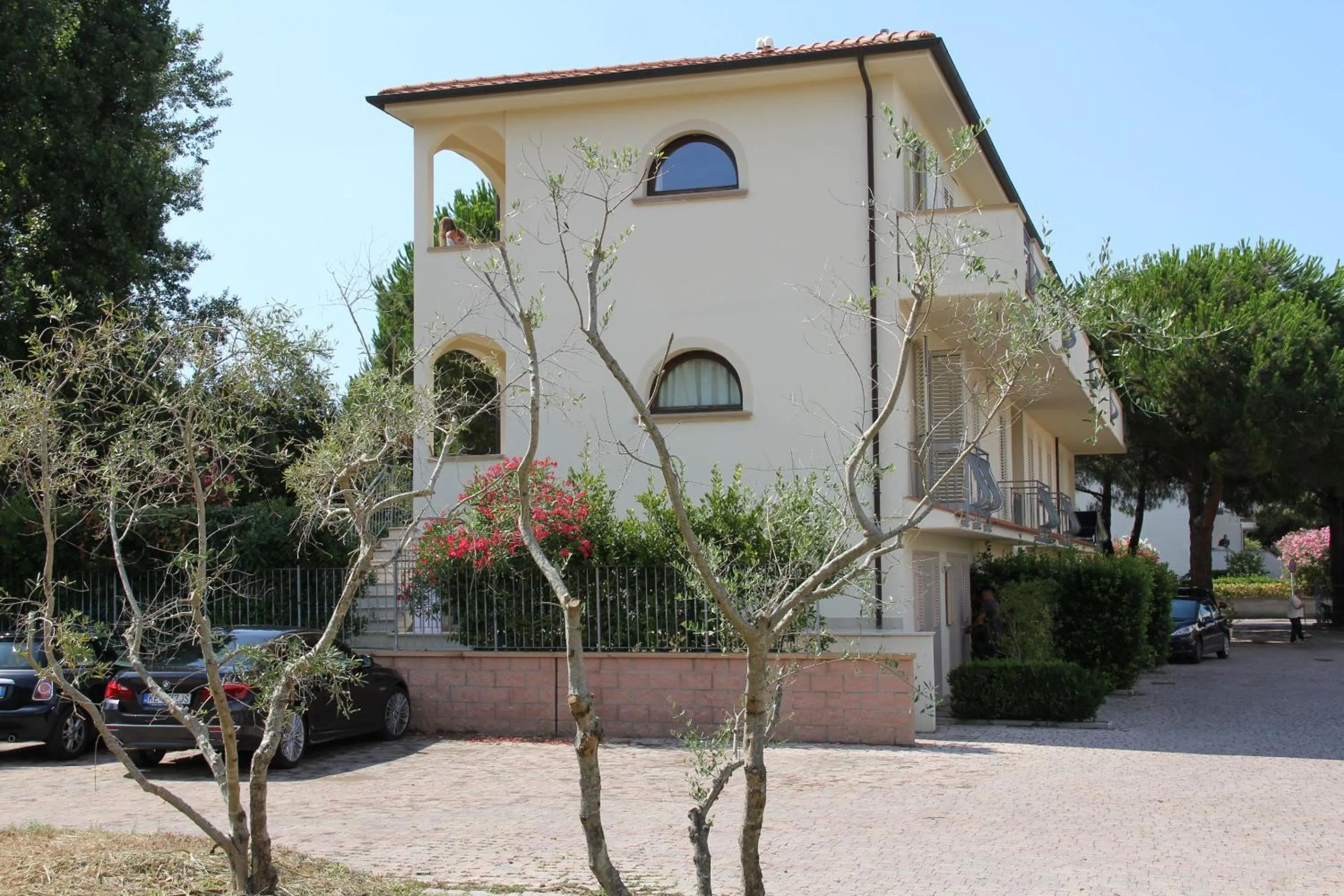 Facade/entrance in Villetta Tina