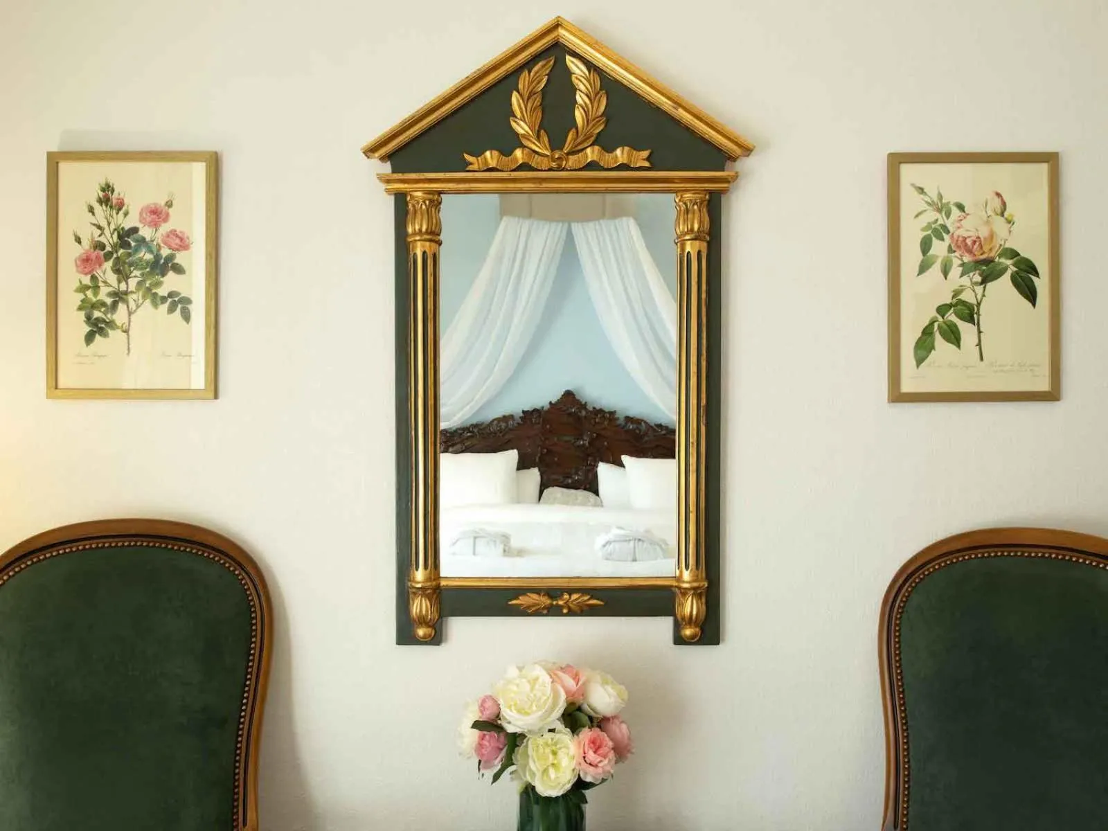 Seating area in Maison d'hôtes de charme La Rose de Ducey près du Mont Saint Michel