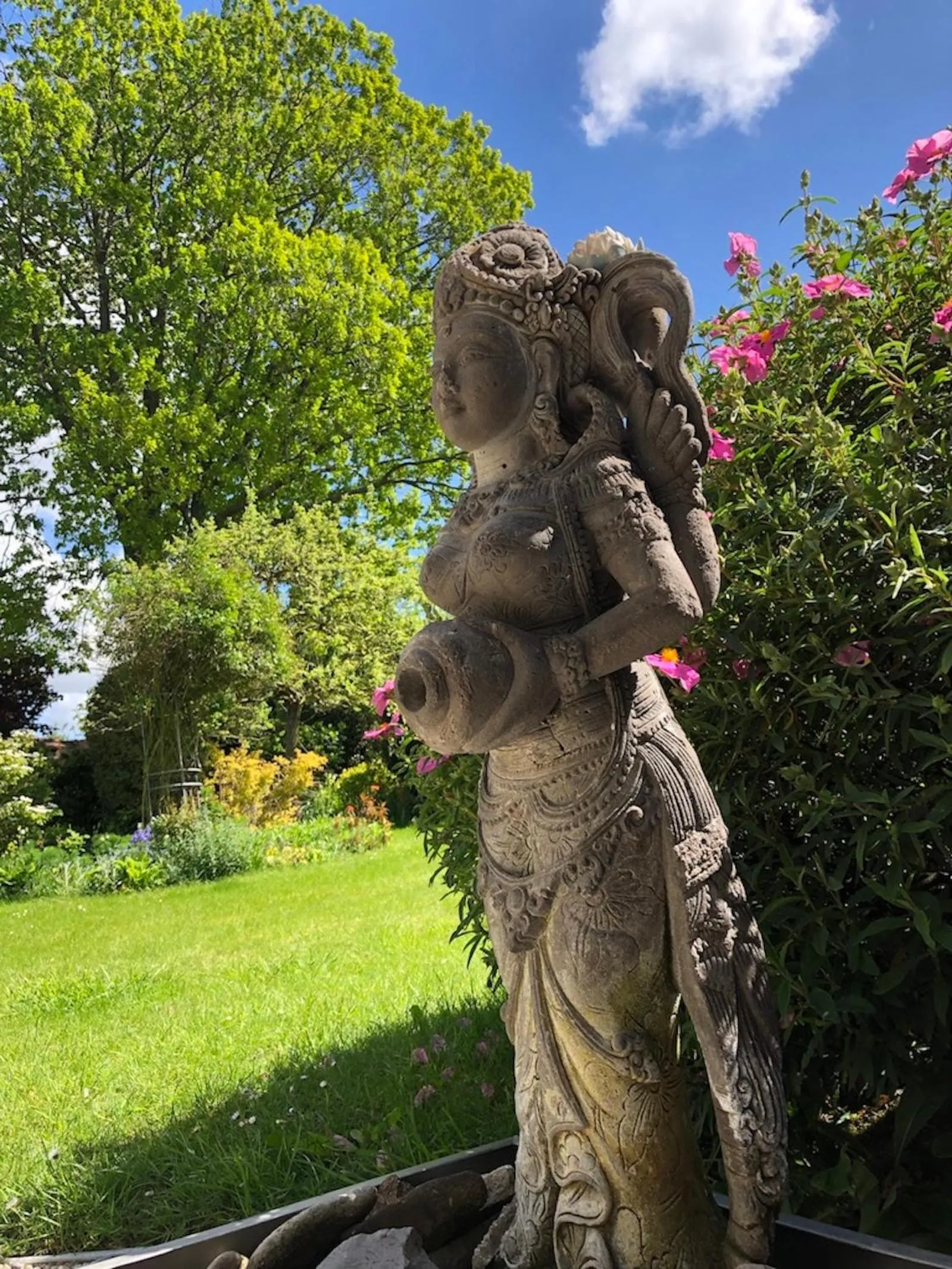 Garden in Maison d'hôtes de charme La Rose de Ducey près du Mont Saint Michel