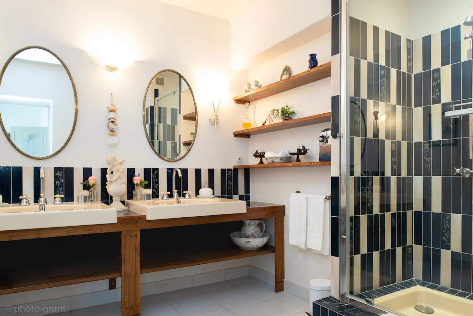 Bathroom in Maison d'hôtes de charme La Rose de Ducey près du Mont Saint Michel