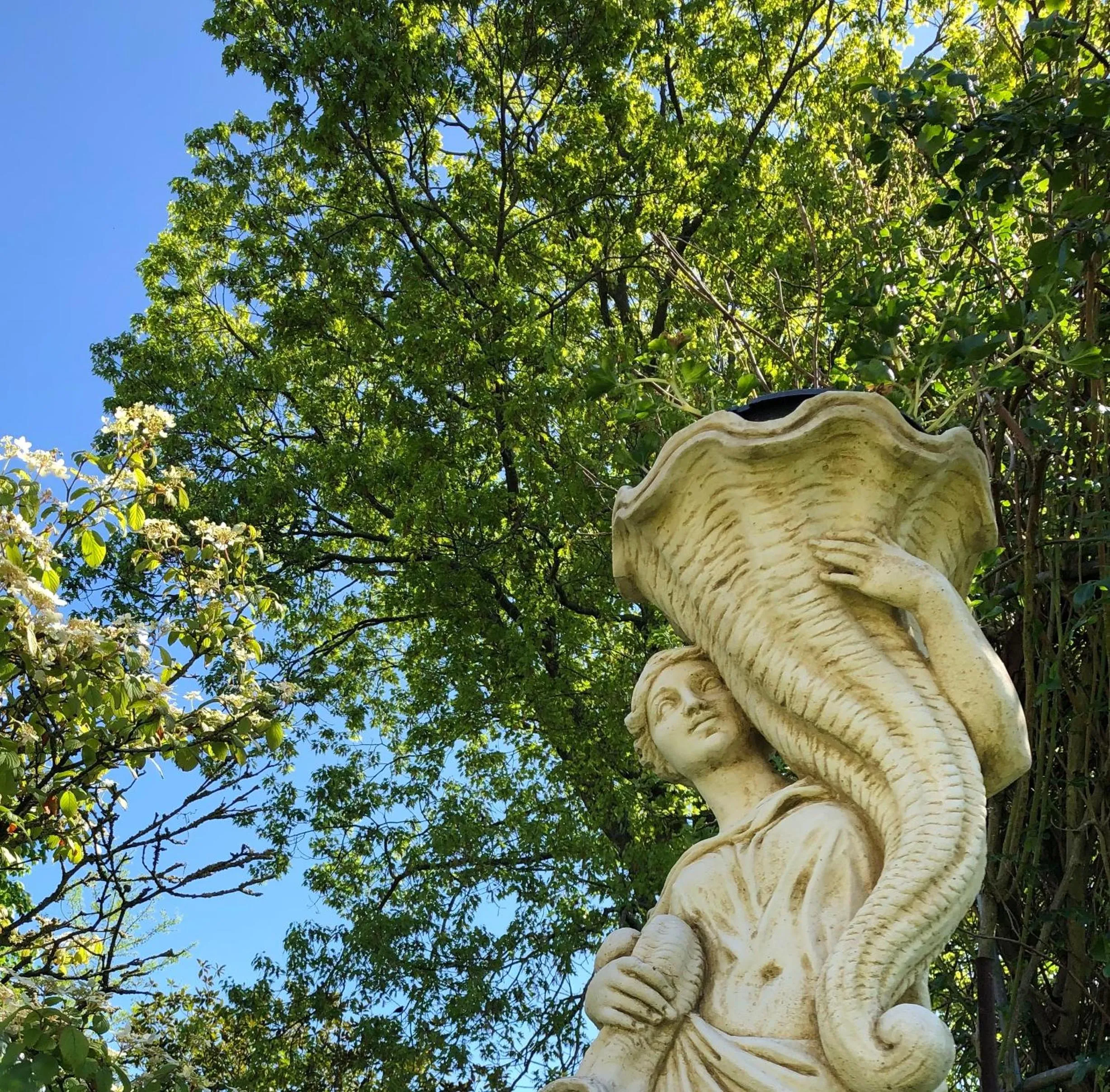 Garden in Maison d'hôtes de charme La Rose de Ducey près du Mont Saint Michel
